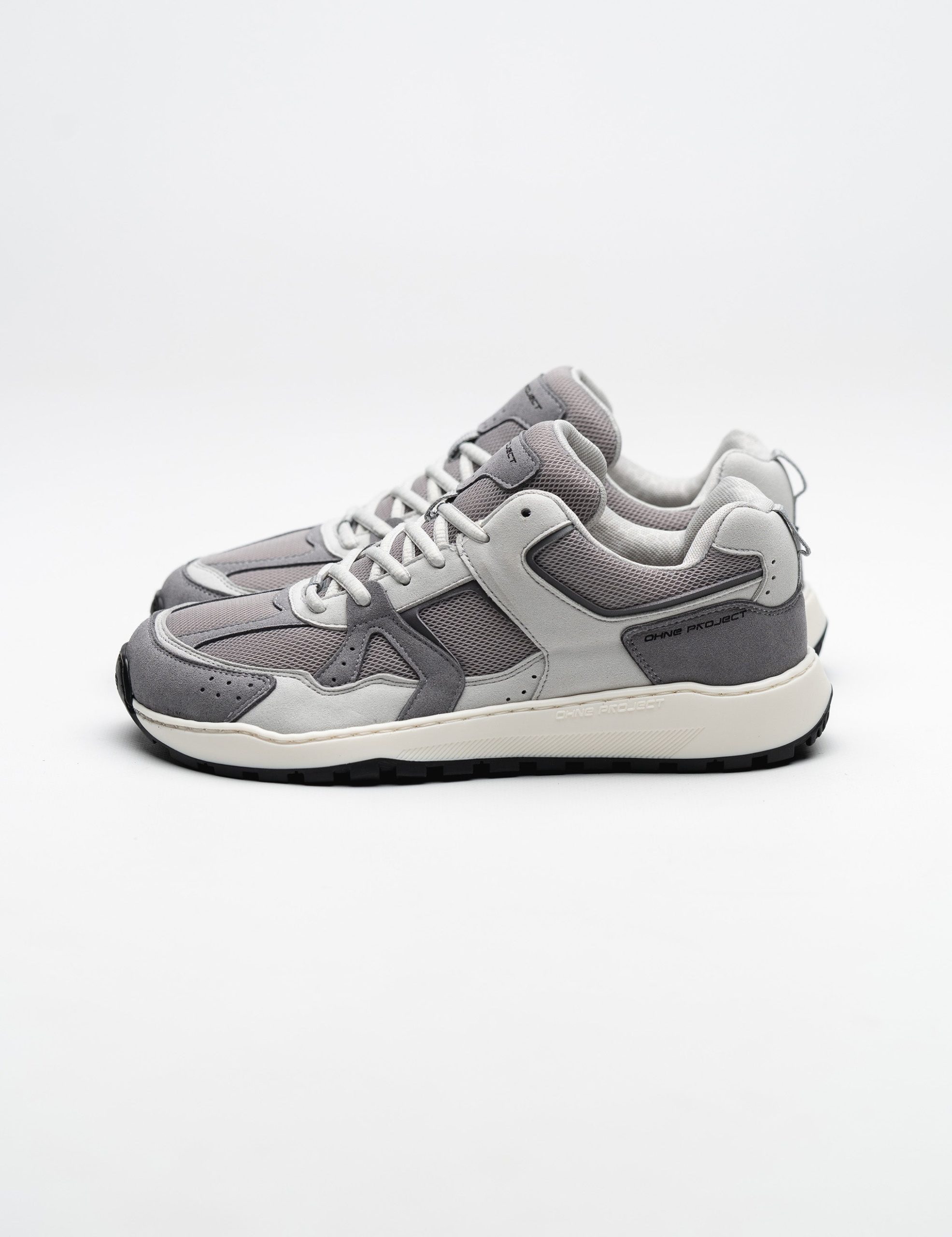 SNEAKER RETRO RUN V2 – SMOKE