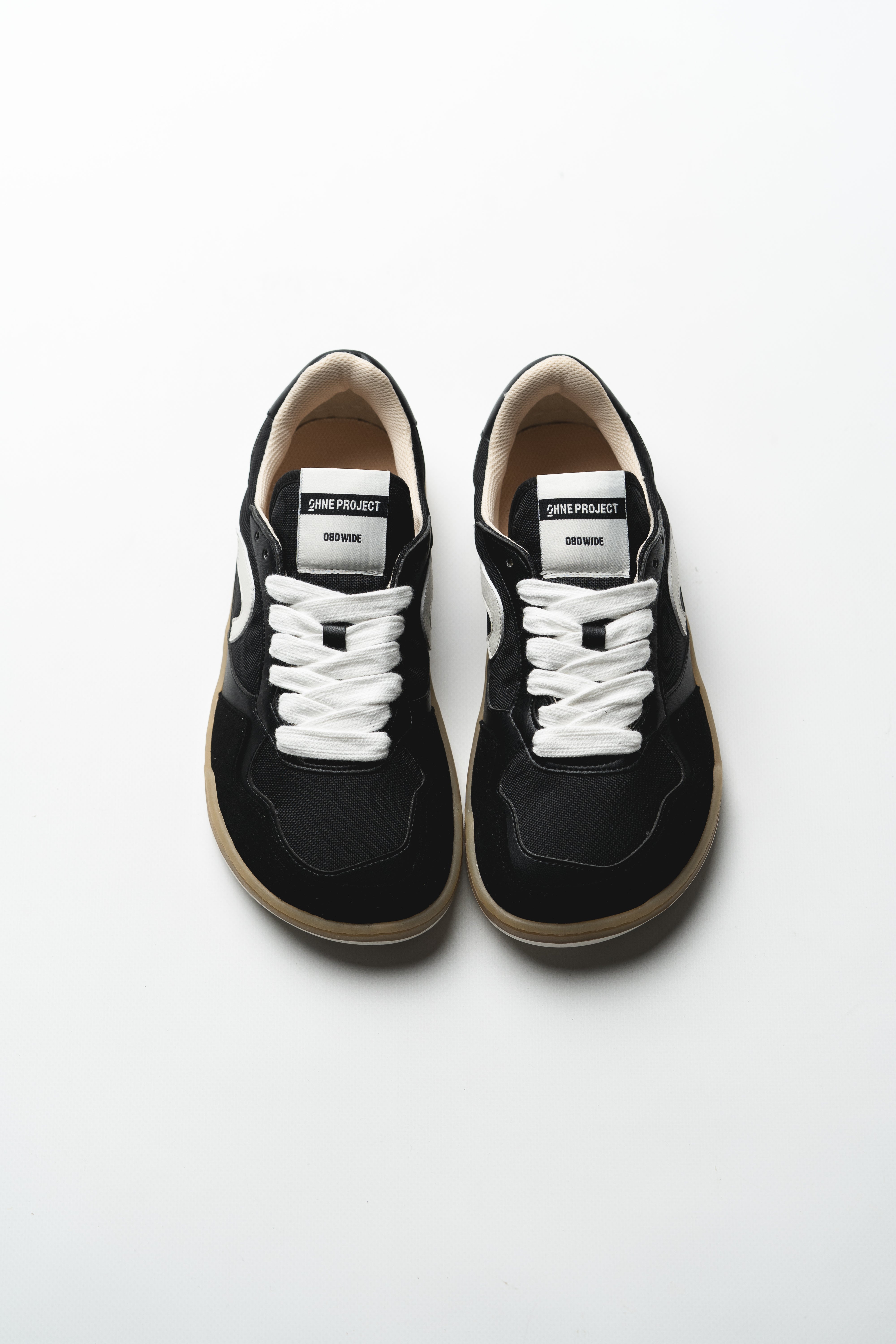 SNEAKER 080 WIDE – BLACK GUM