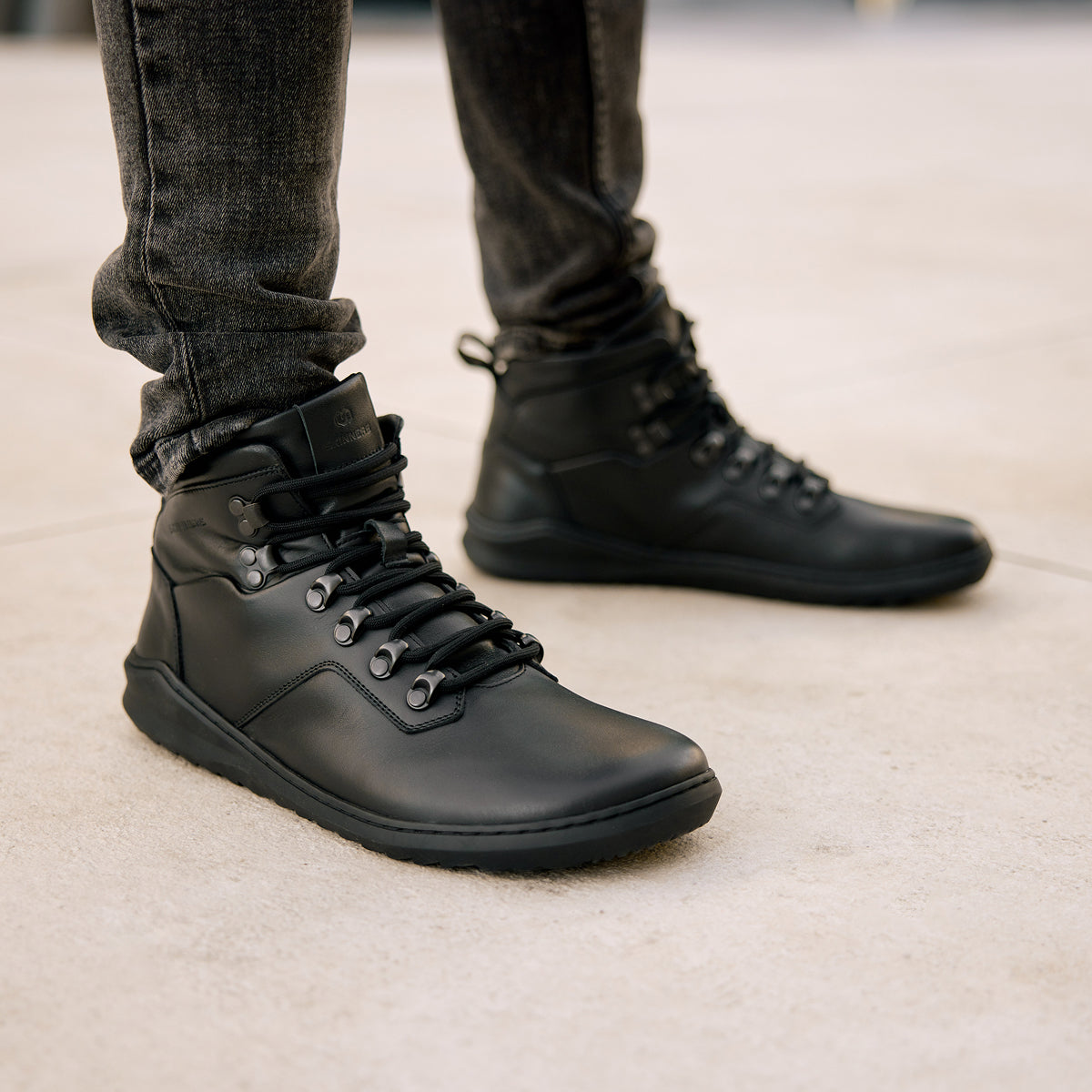 Cavalier – Black