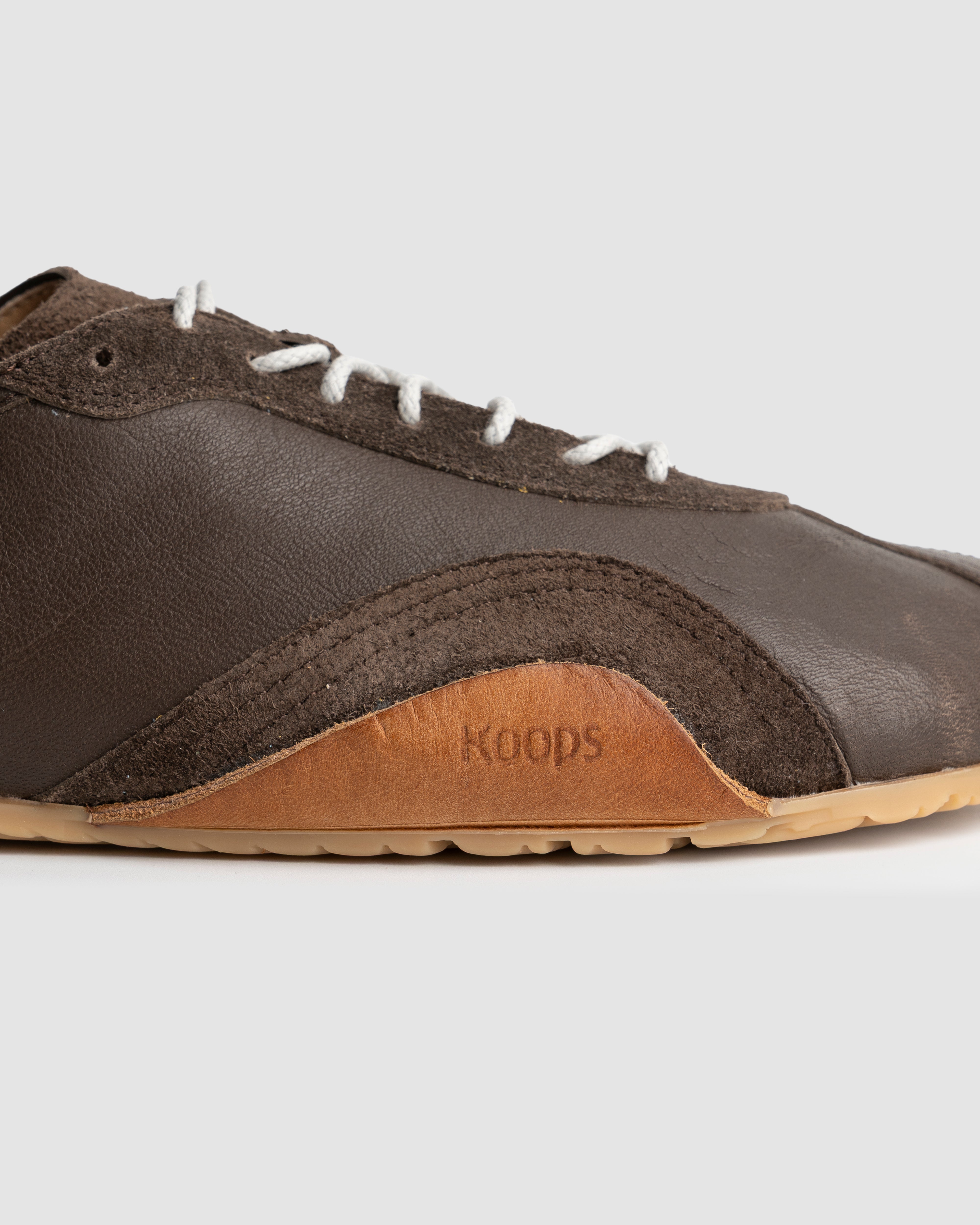 Zen nappa barefoot sneaker – dark wood