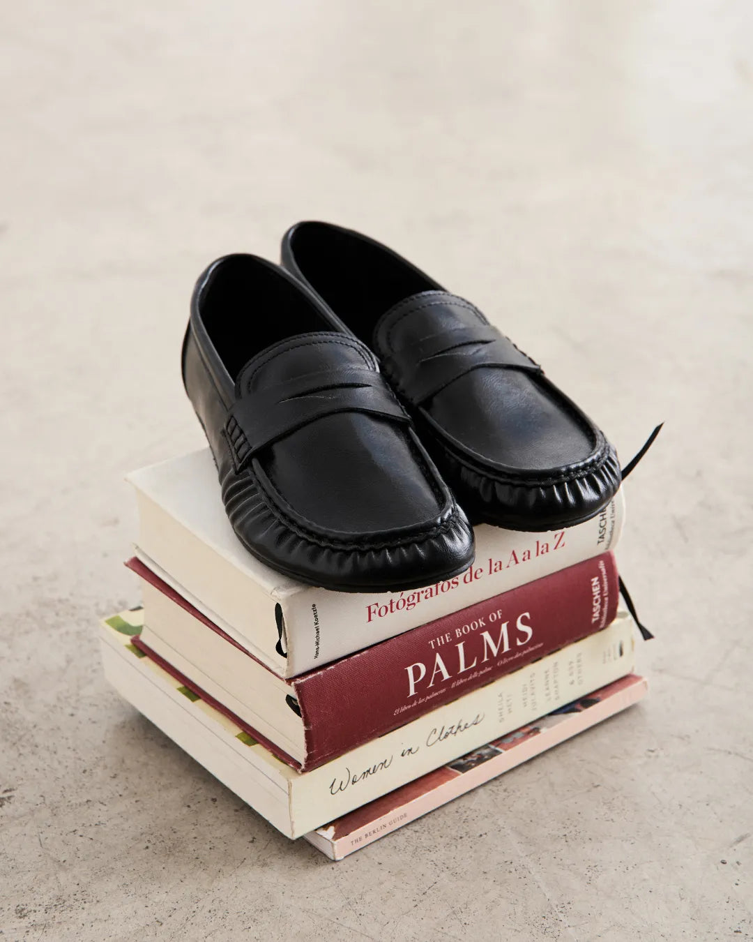 Vera – Black