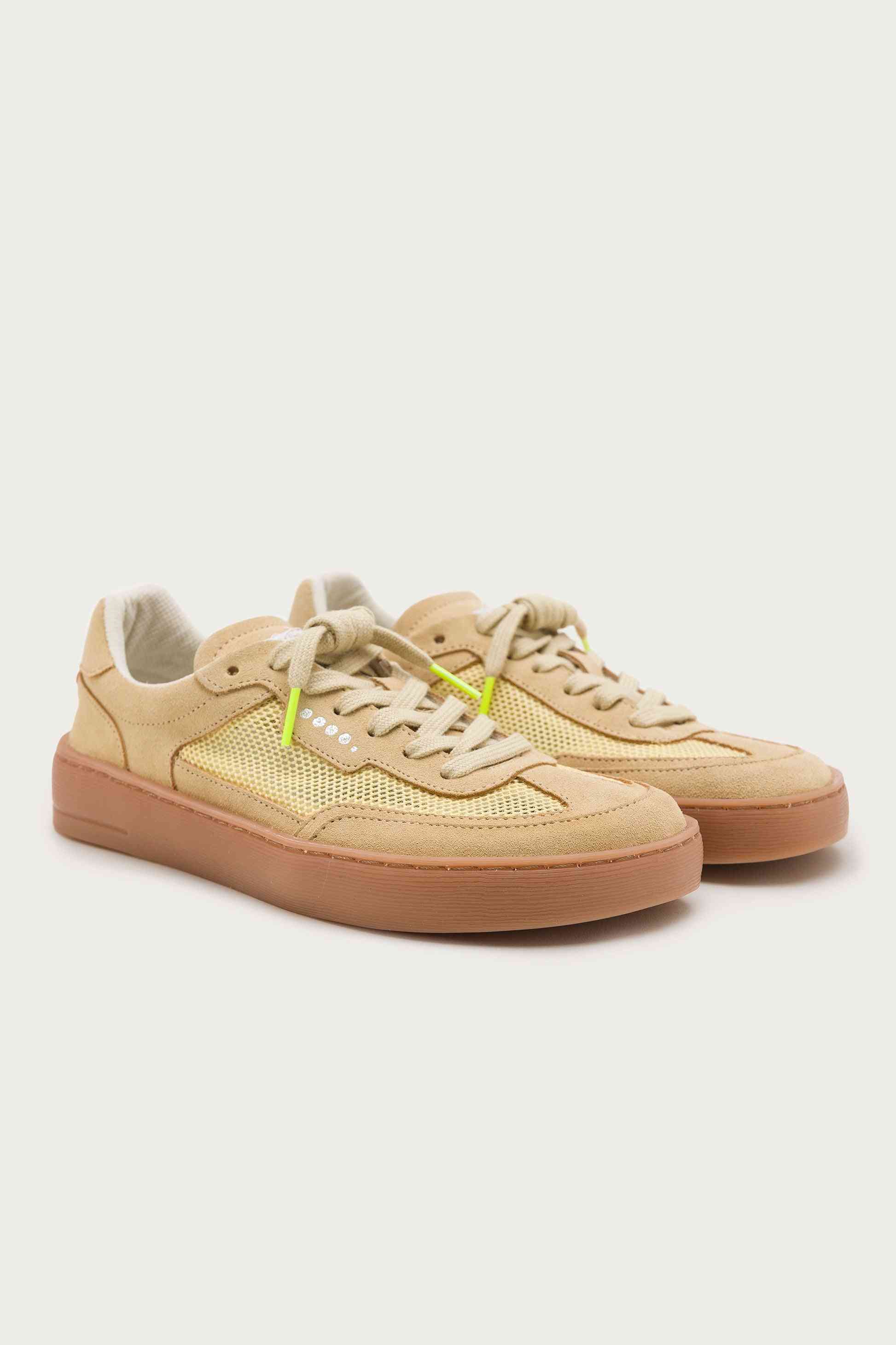 Soho – Mesh Vanilla