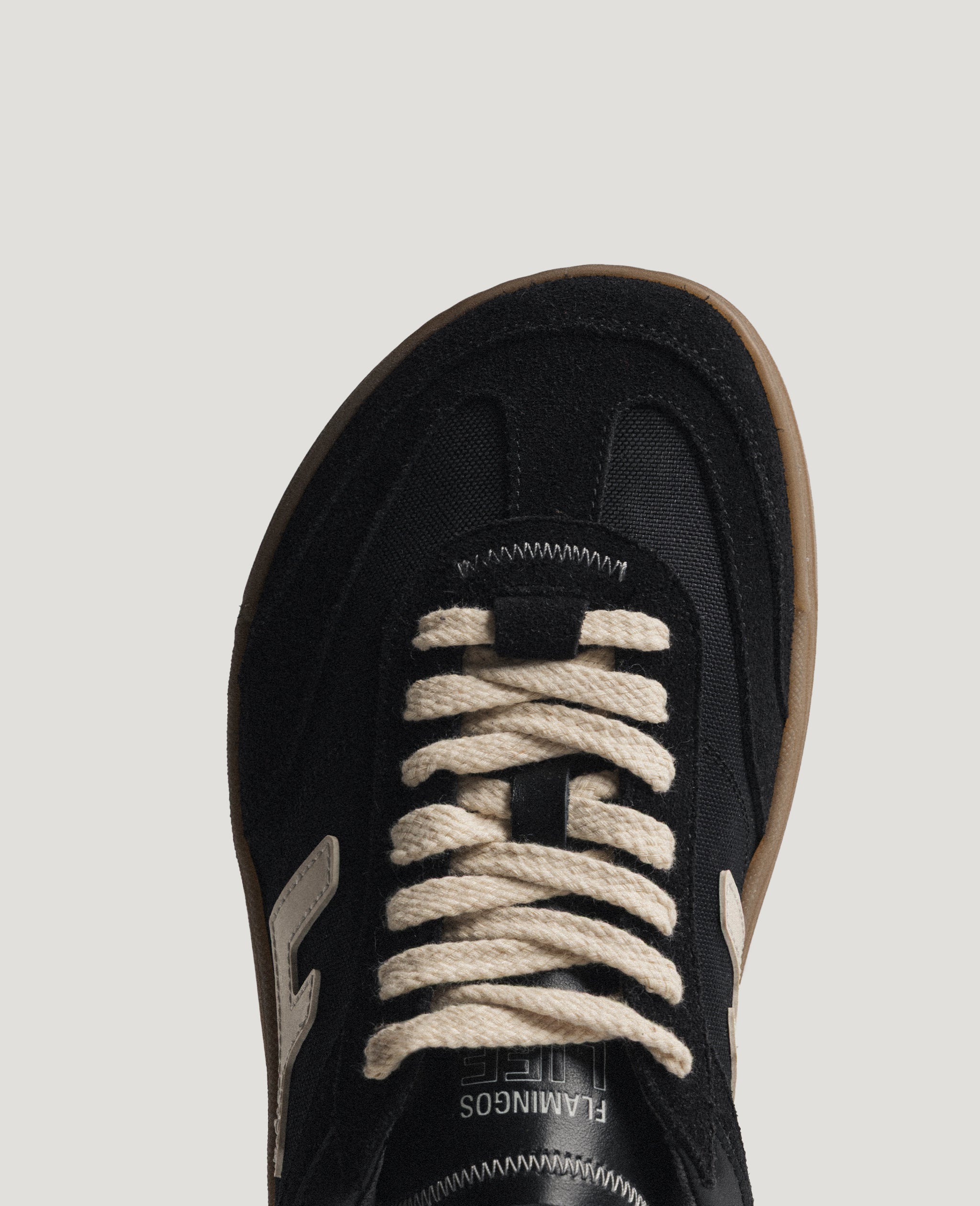 ZERO TENNIS – BLACK GUM