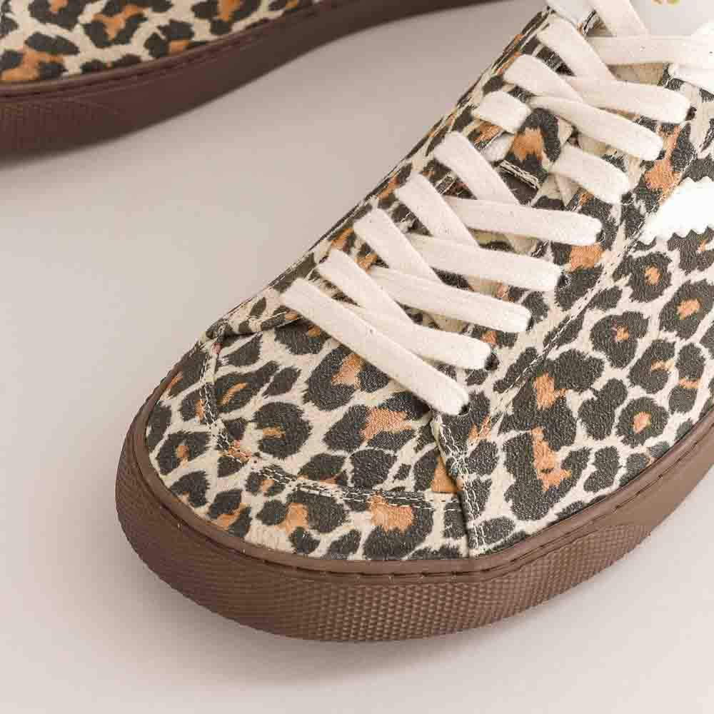 Peach – Leopard & White