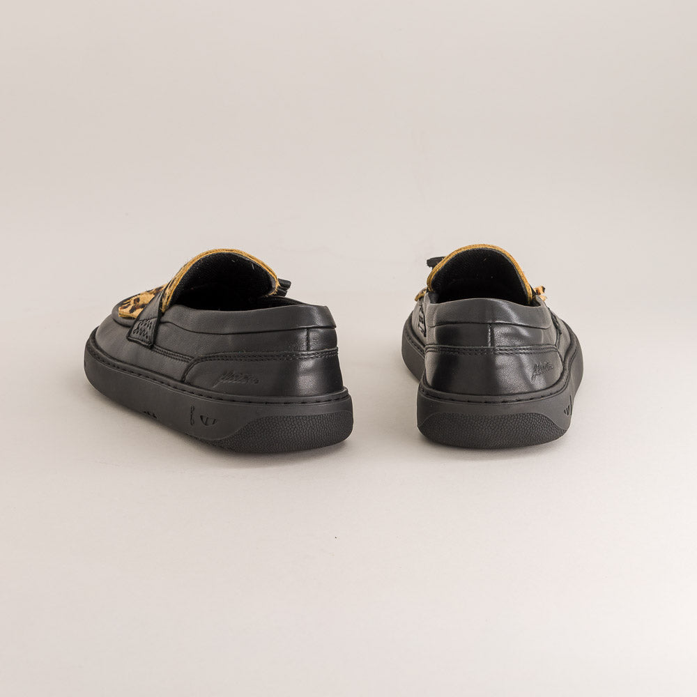 Plum – Black Leopard