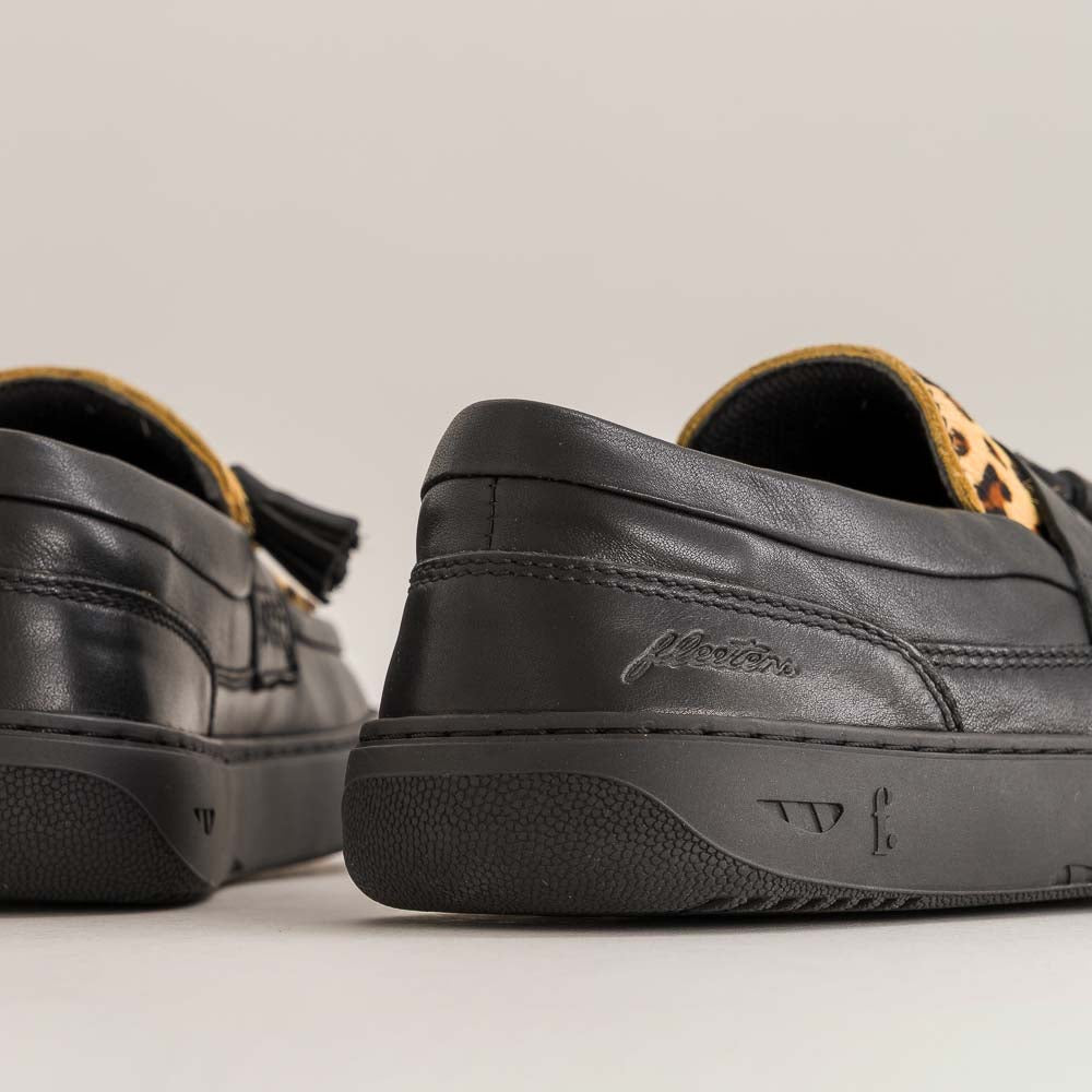 Plum – Black Leopard