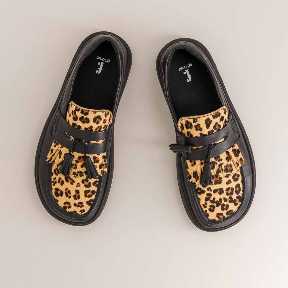 Plum – Black Leopard