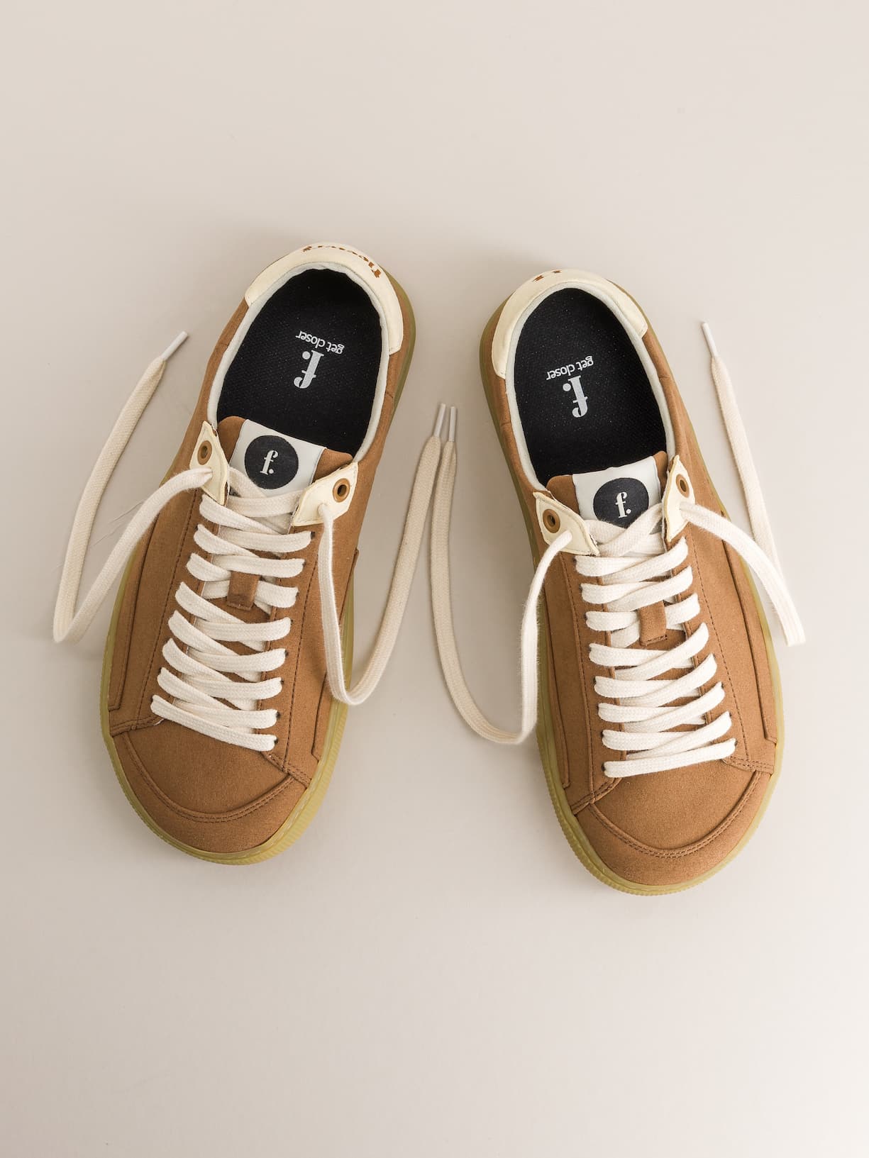 Peach – Brown Kelly