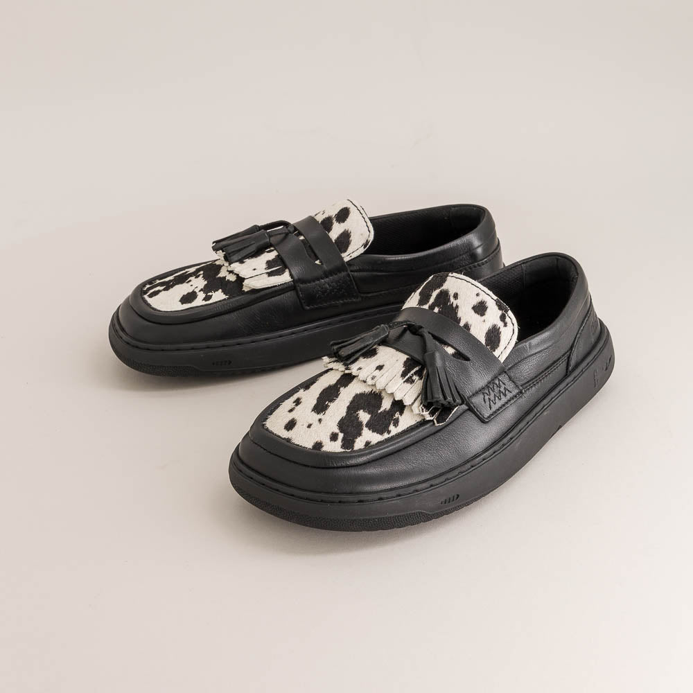 Plum – Black Pony