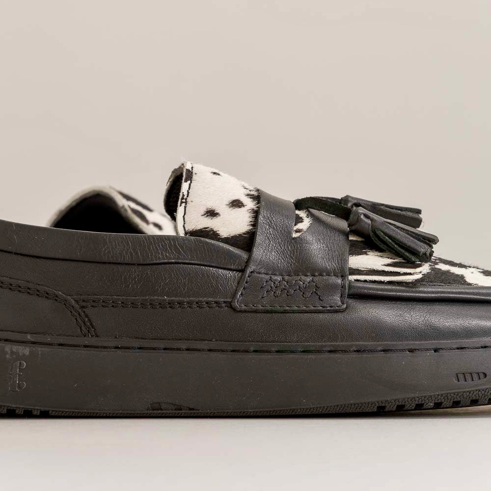 Plum – Black Pony