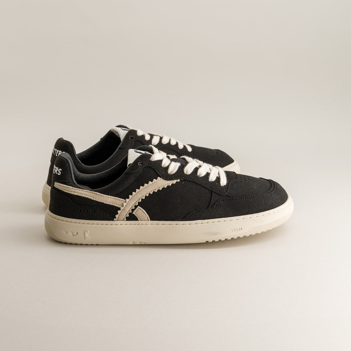 Kiwi – Black