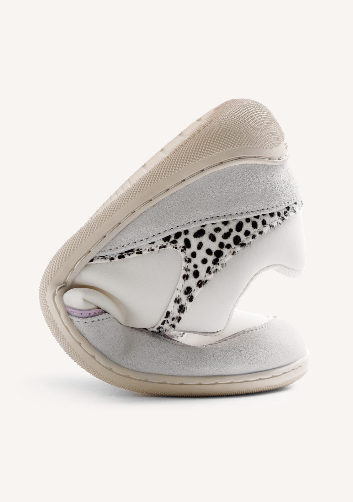 LUANDA – Cream/White