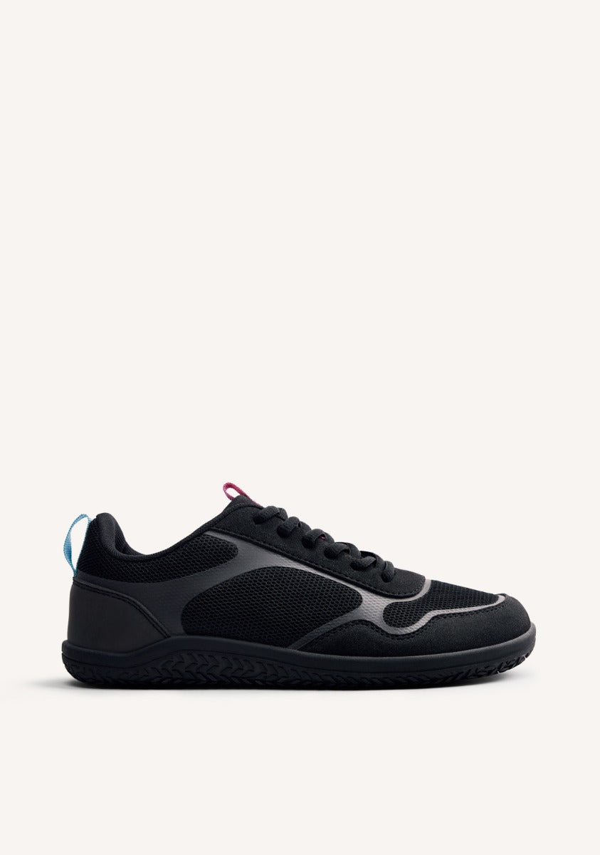 LEOTA – Black