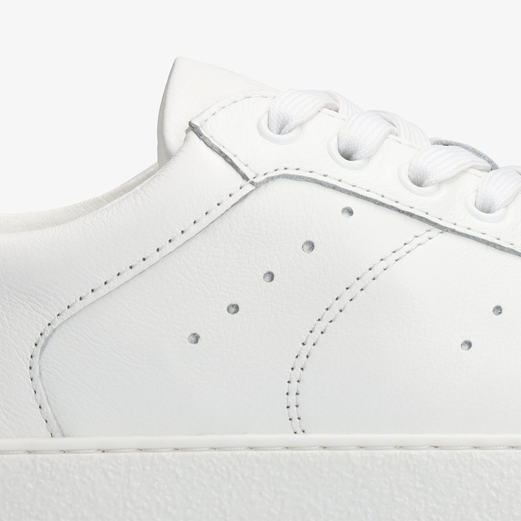 Universe Women – White