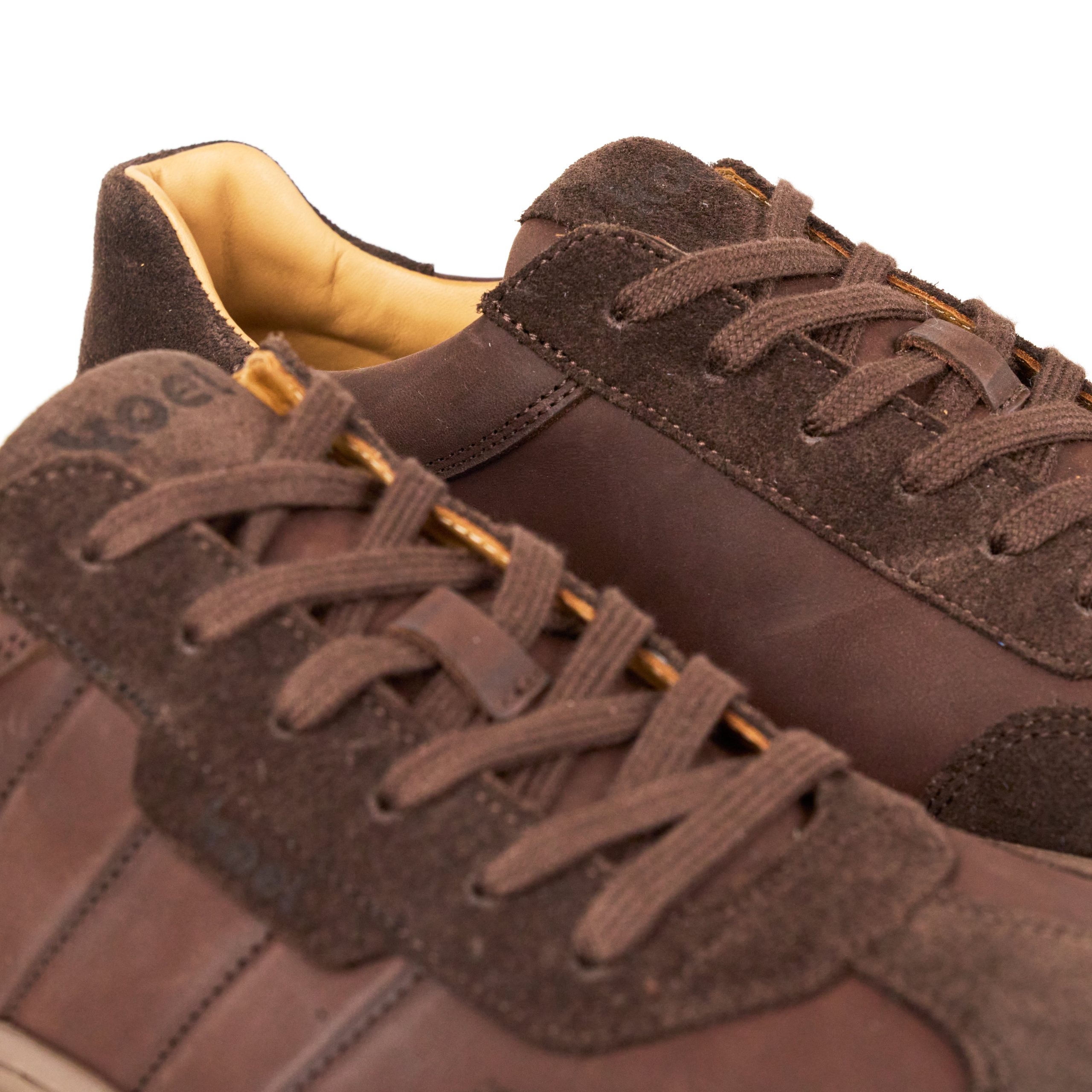 HELIO Suede – Chocolate