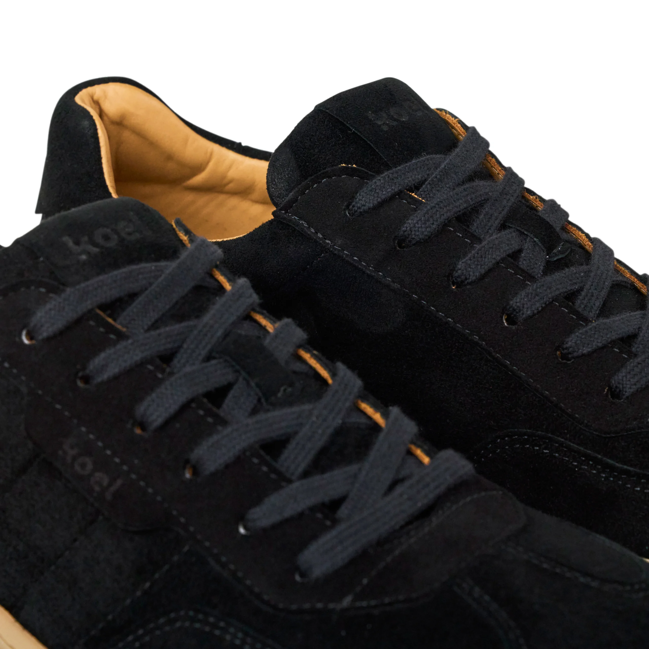 HUGH Suede – Black