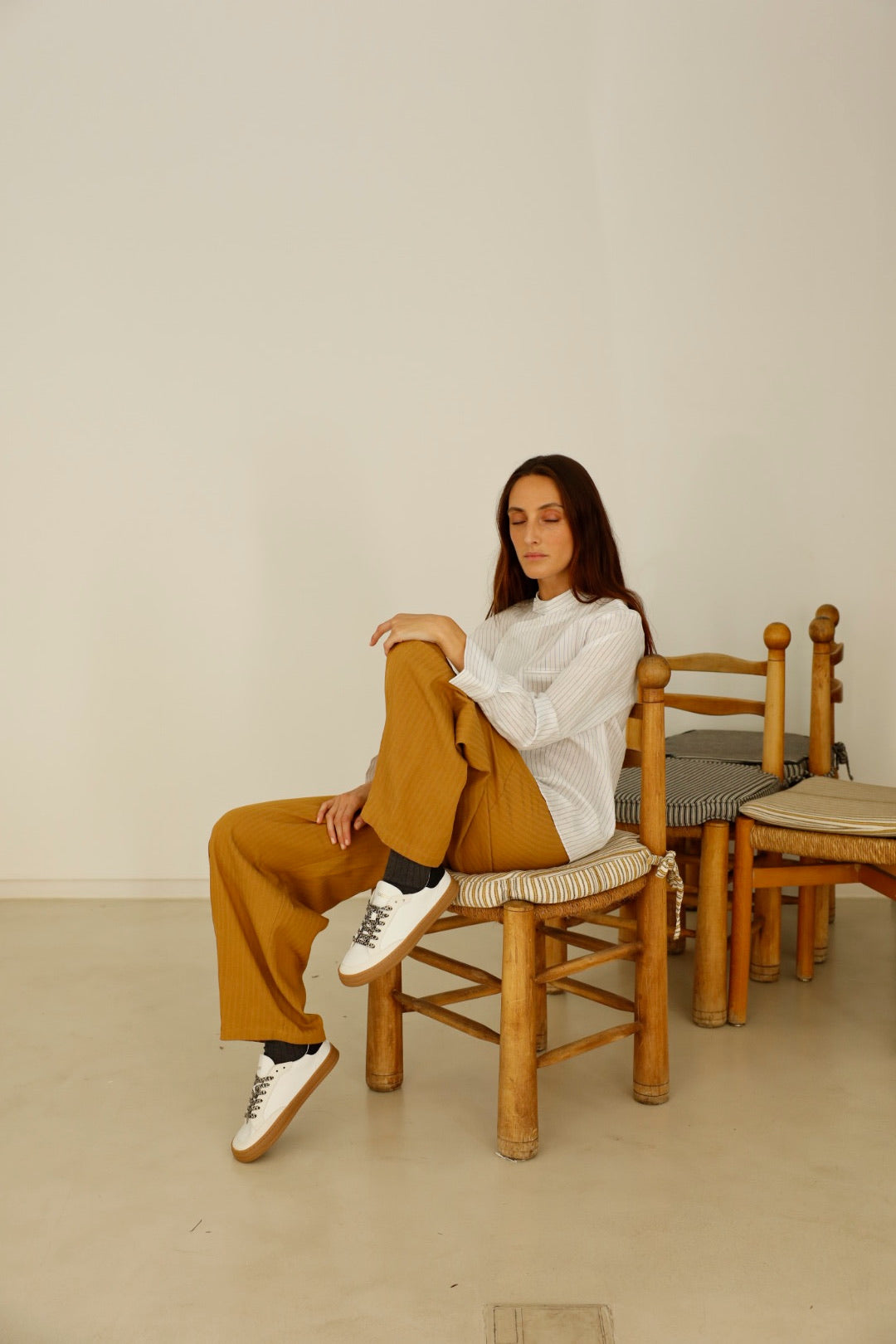 VENAN – WHITE
