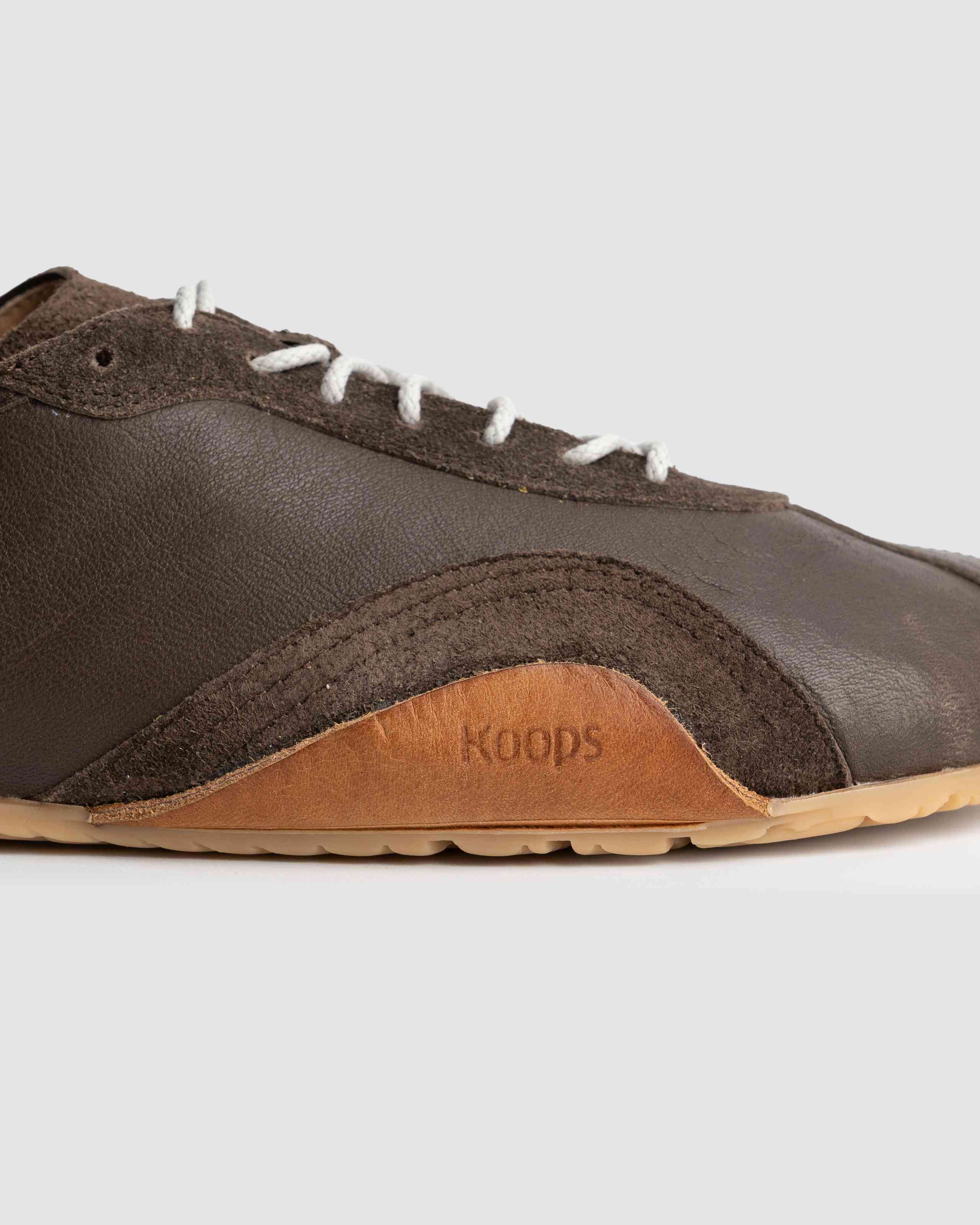 Zen nappa barefoot sneaker – dark wood