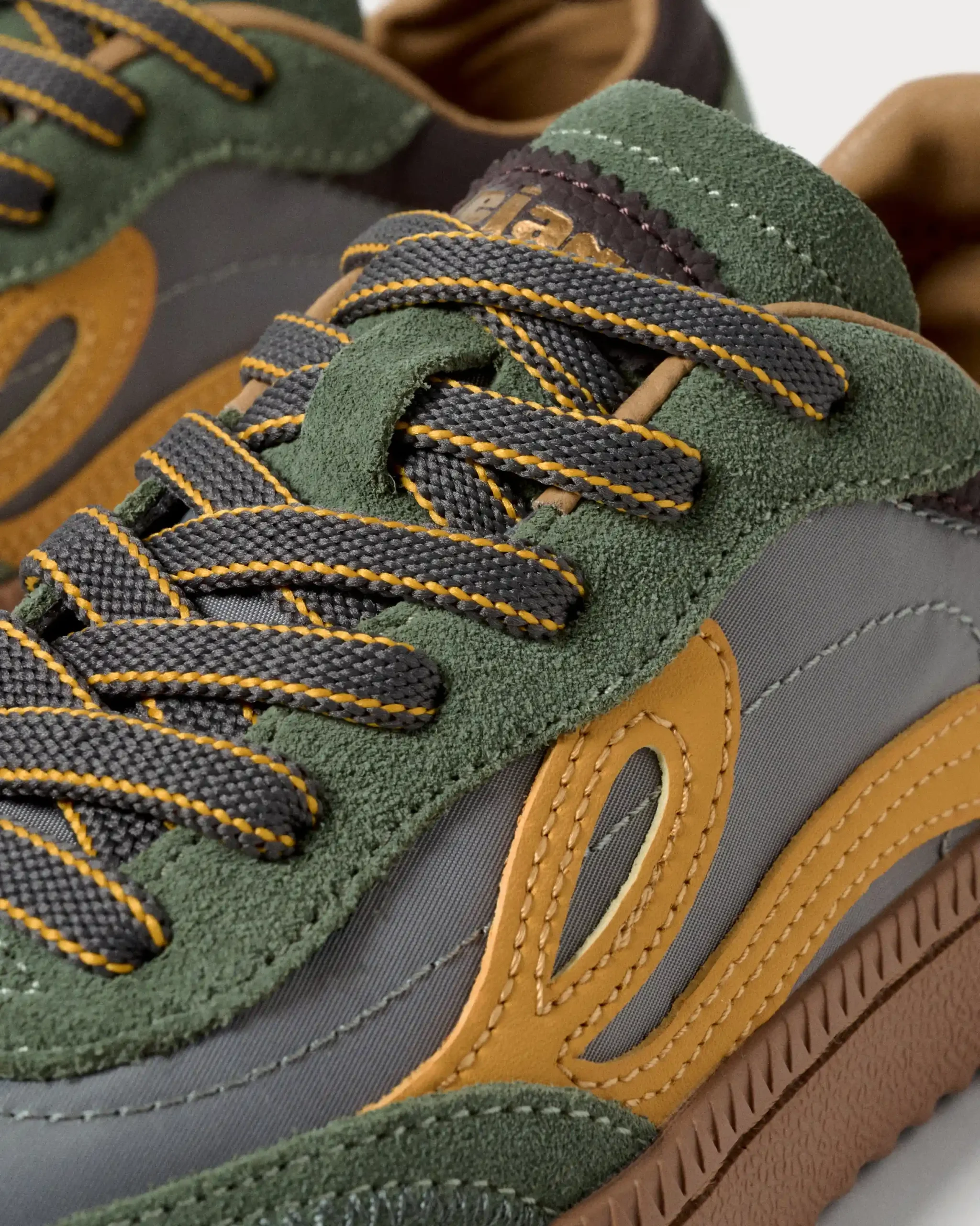 Lejan One – Mineral Gray / Mustard