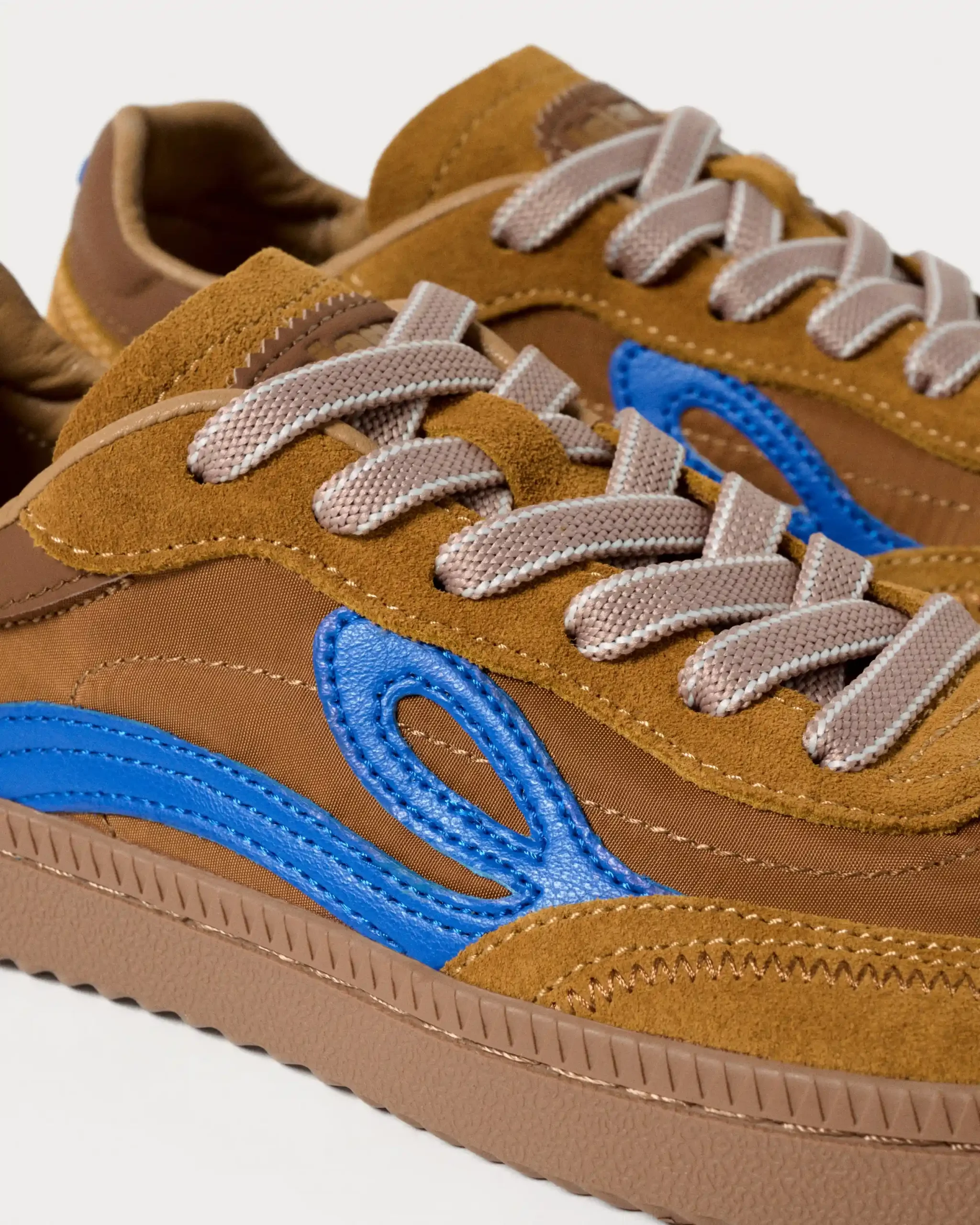 Lejan One – Camel / Electric Blue