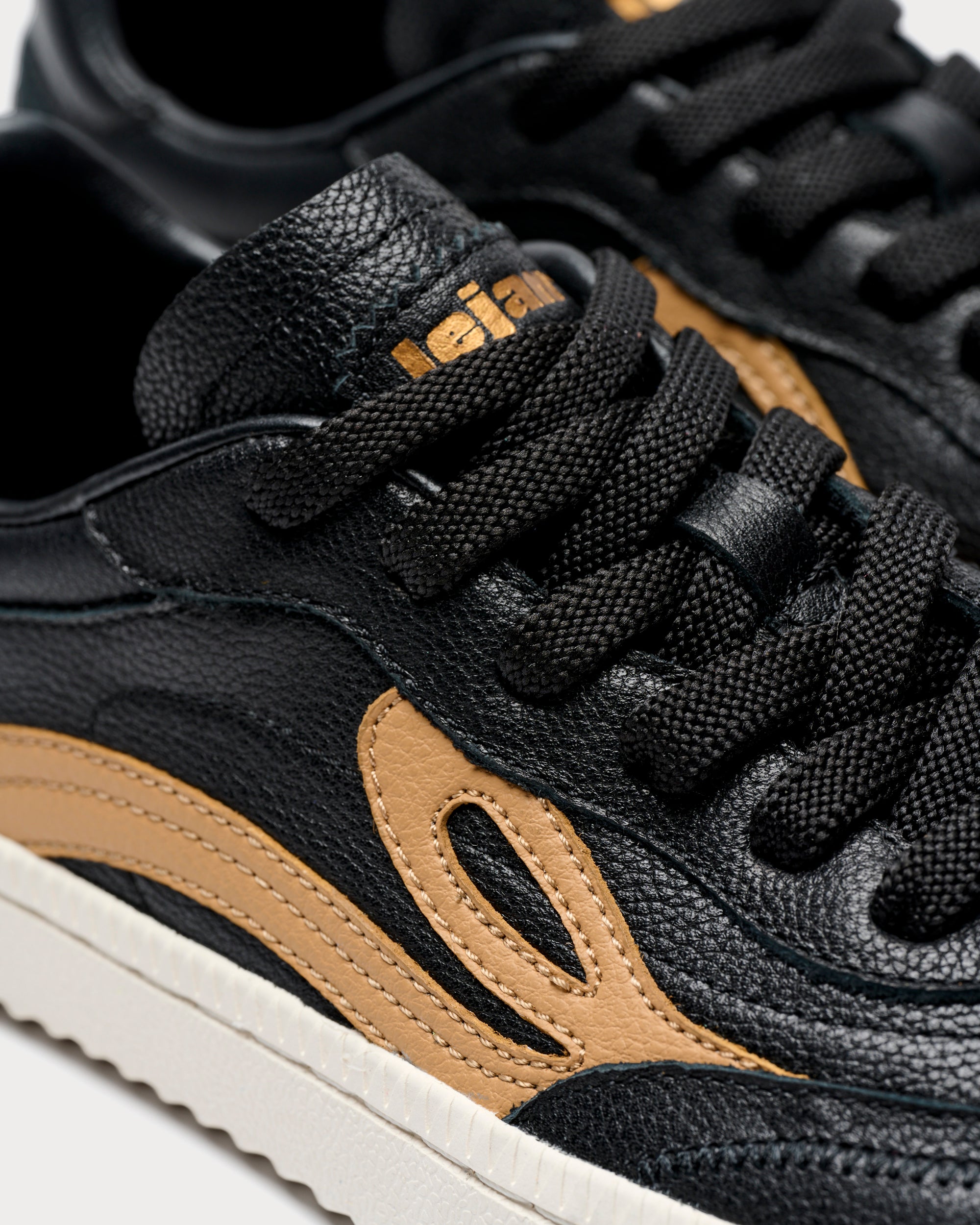 Lejan One Wide – Napa Black