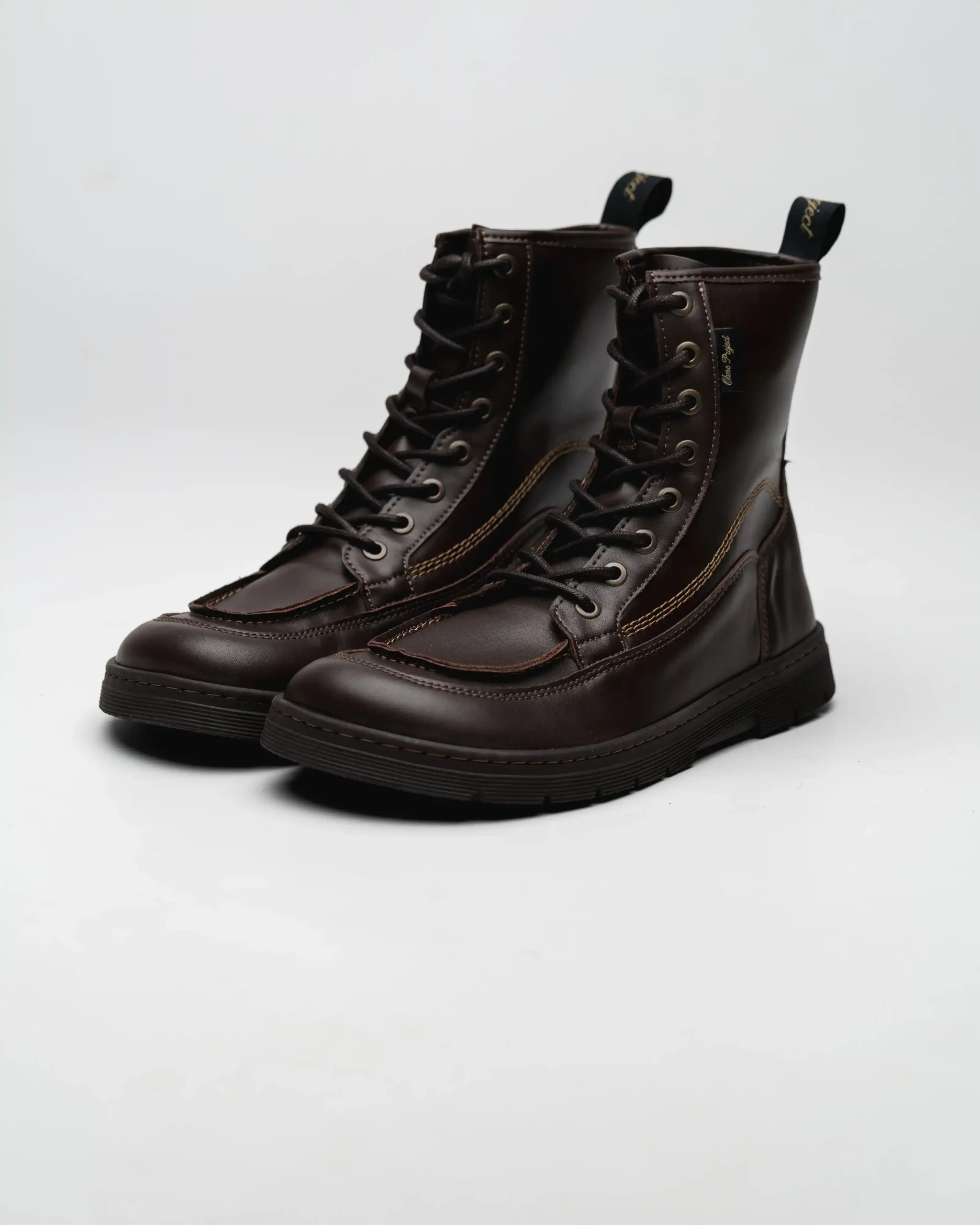 LACE-UP BOOT AXIS – BROWN CRUST