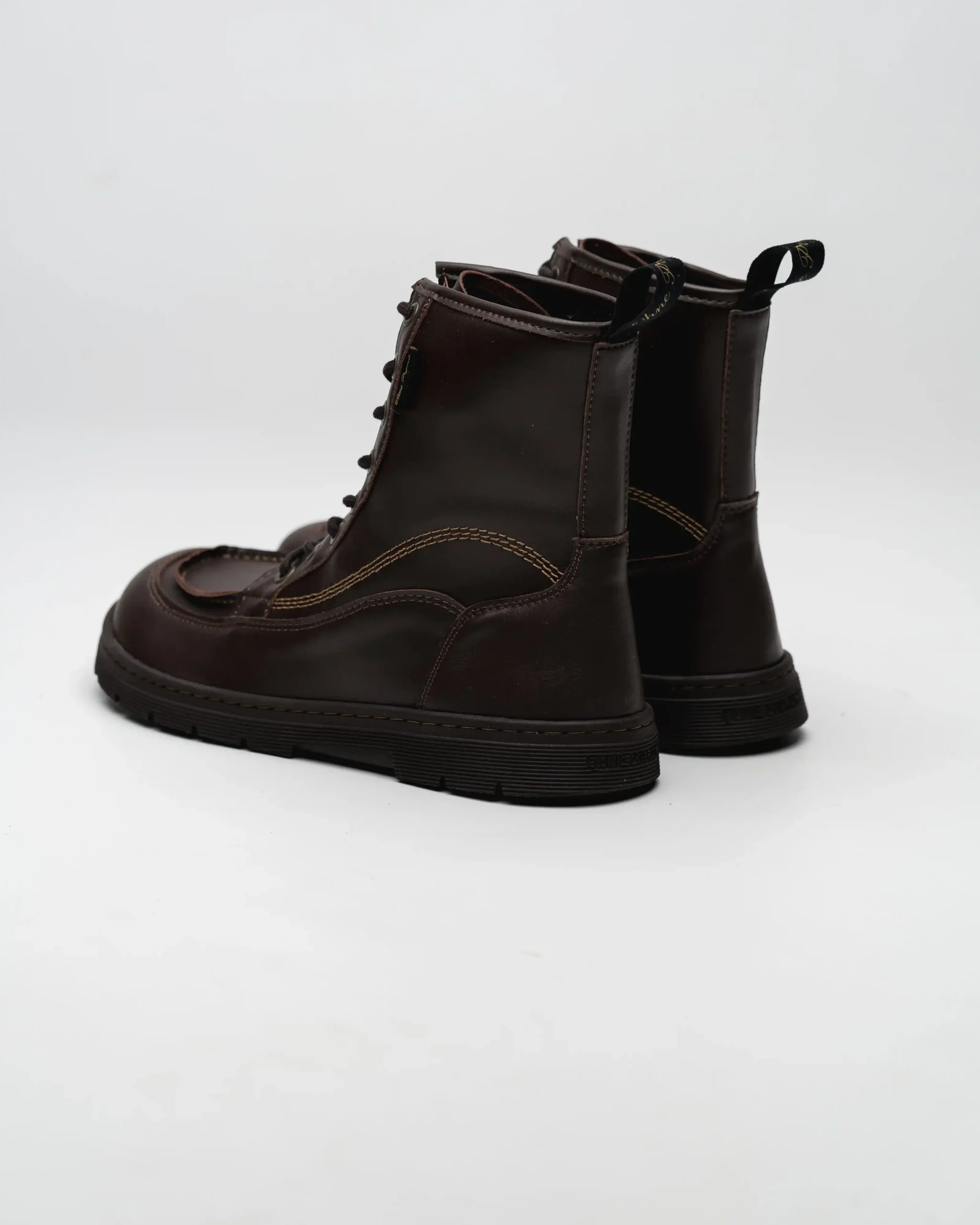 LACE-UP BOOT AXIS – BROWN CRUST