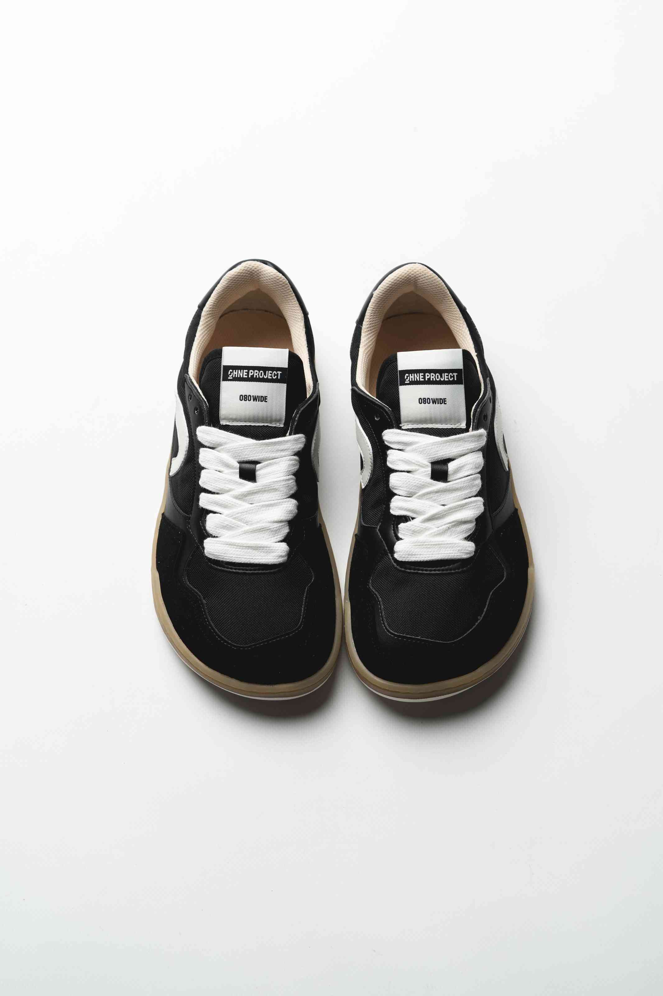 SNEAKER 080 WIDE – BLACK GUM