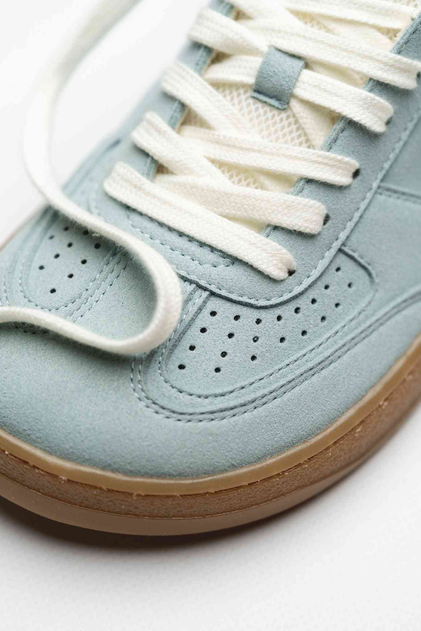 SNEAKER 070 – BABY BLUE