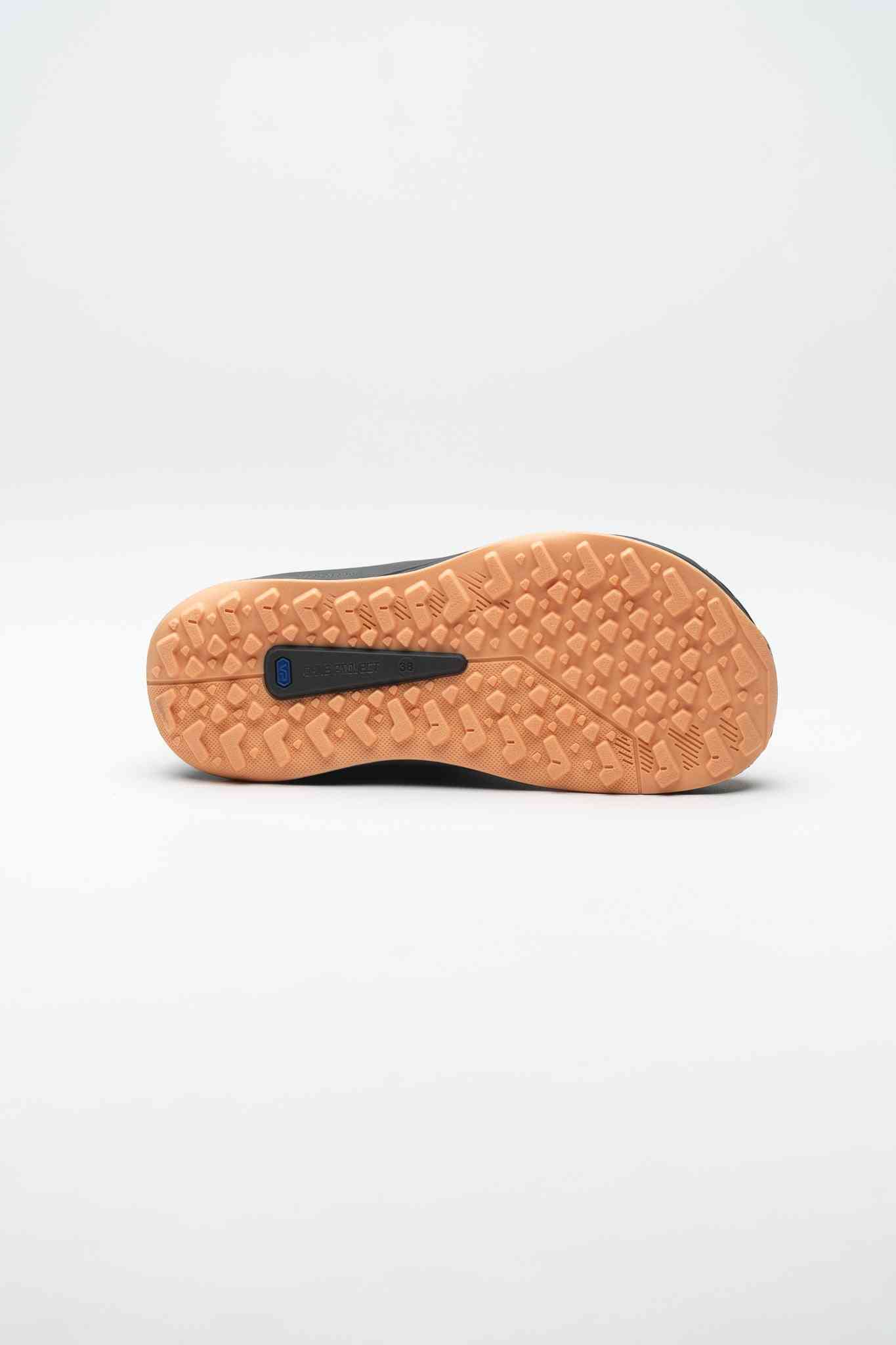 SNEAKER RETRO RUN – NUDE