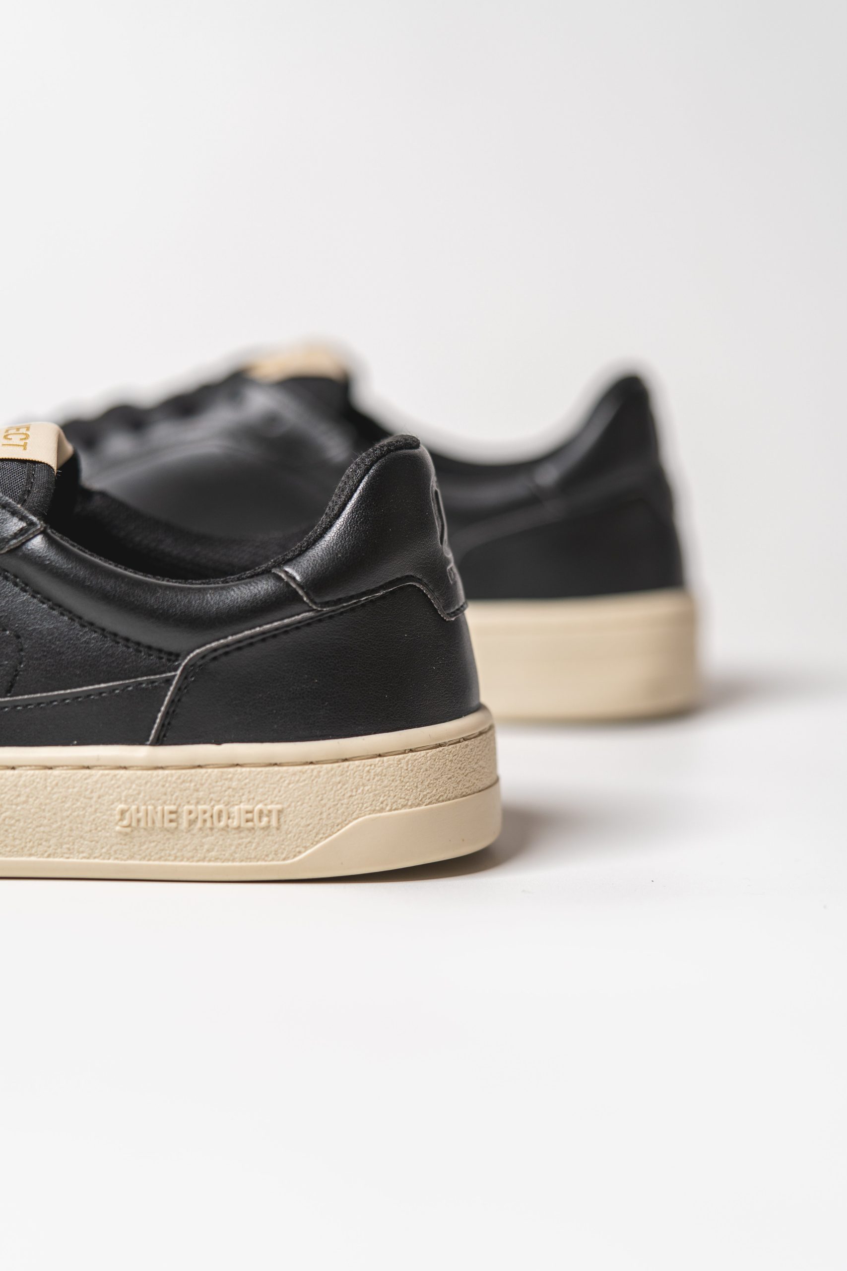 SNEAKER 080 – BLACK