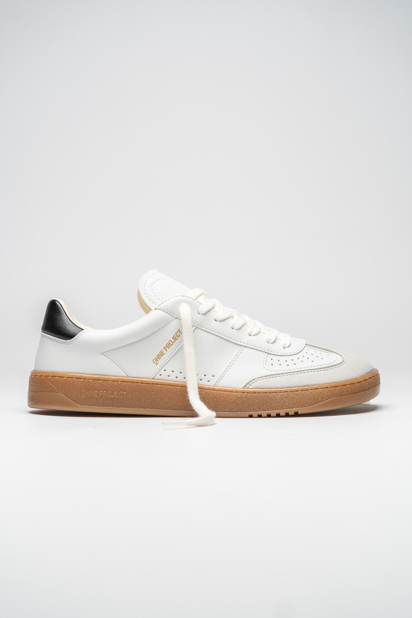 SNEAKER 070 – CLASSIC WHITE
