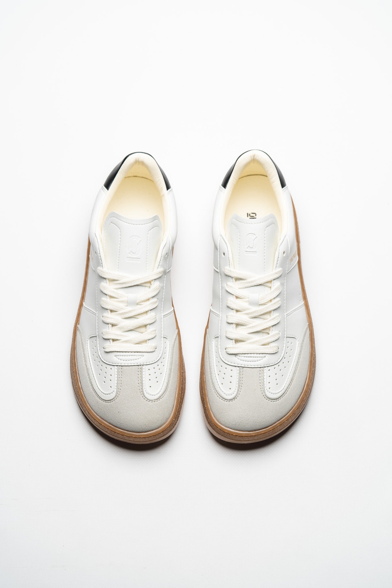 SNEAKER 070 – CLASSIC WHITE