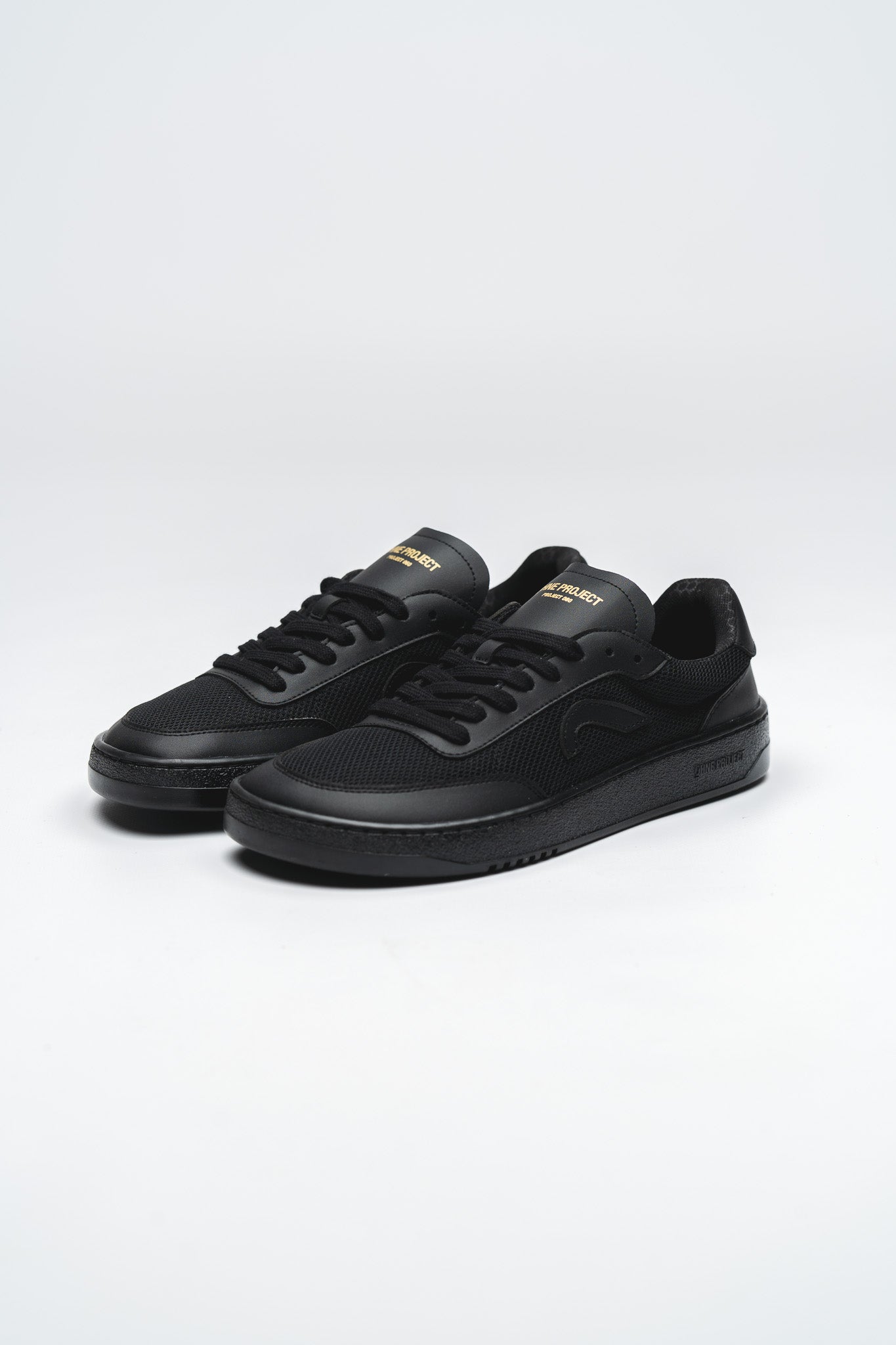 SNEAKER 060 – BLACK MESH
