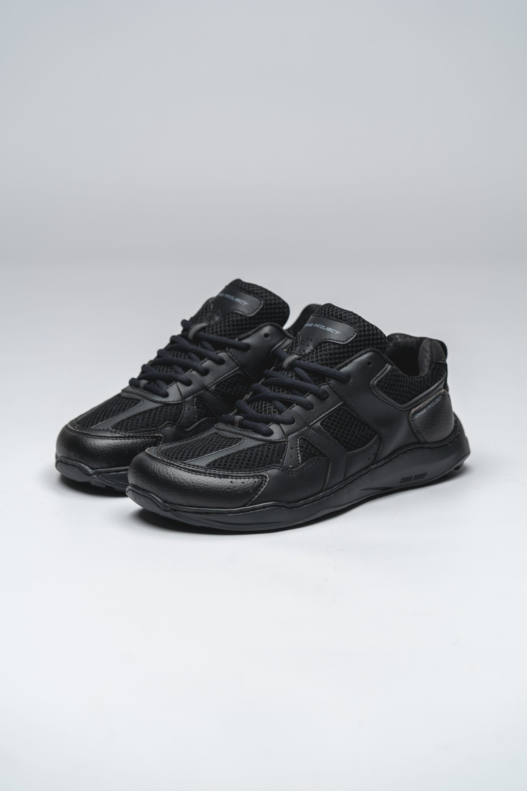 SNEAKER RETRO RUN – TRIPLE BLACK