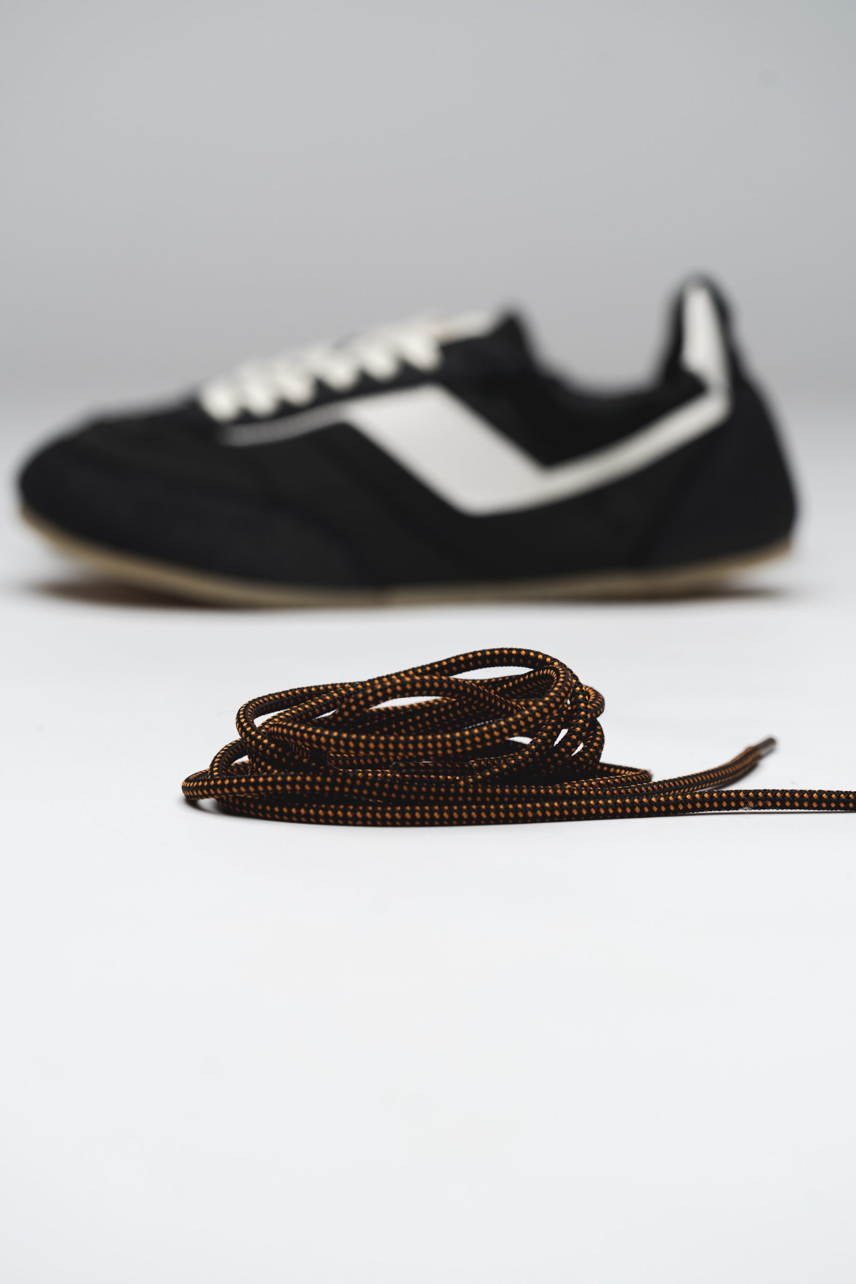 SNEAKERINA KIMA – BLACK