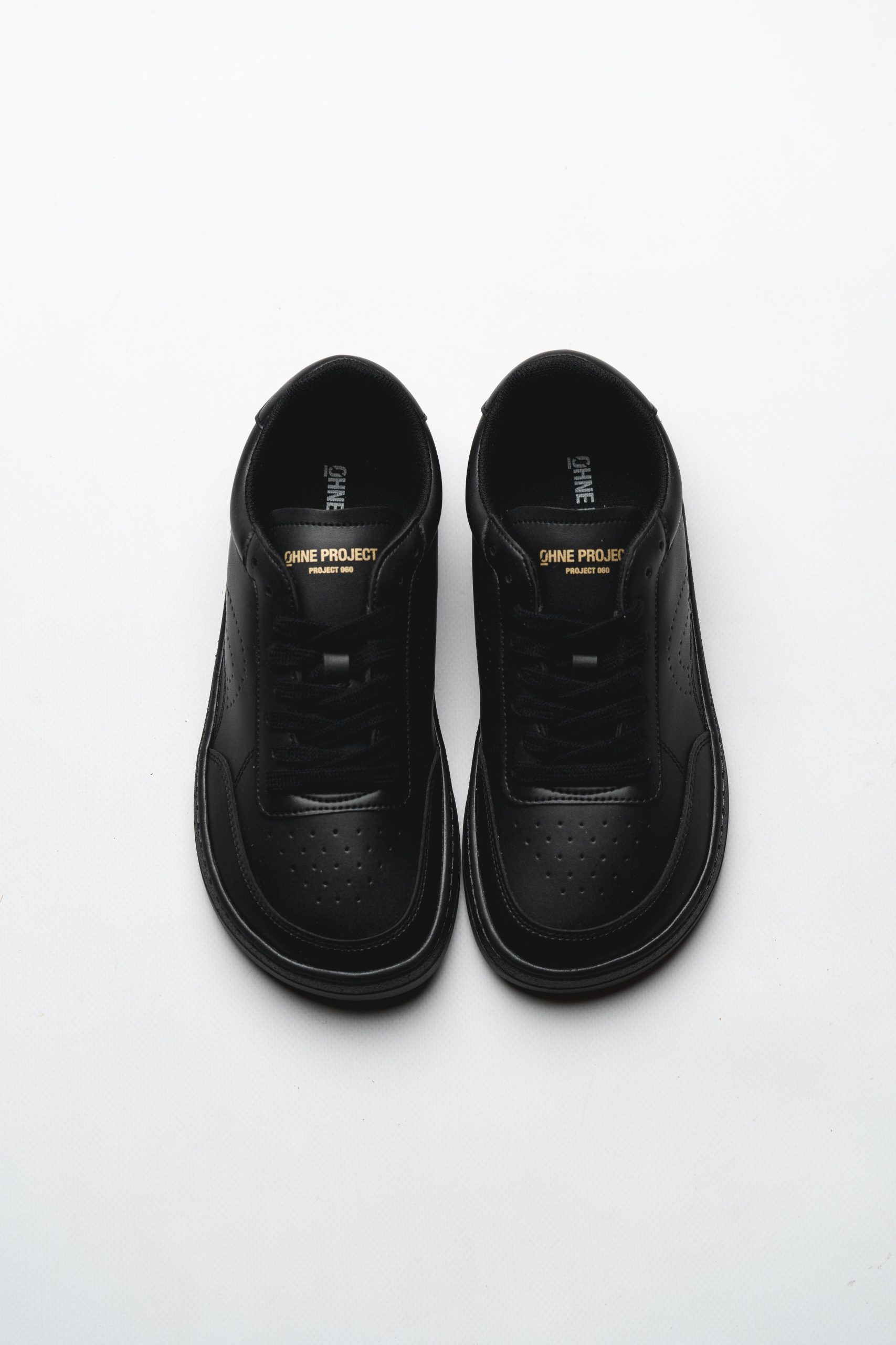 SNEAKER 060 – ALL BLACK