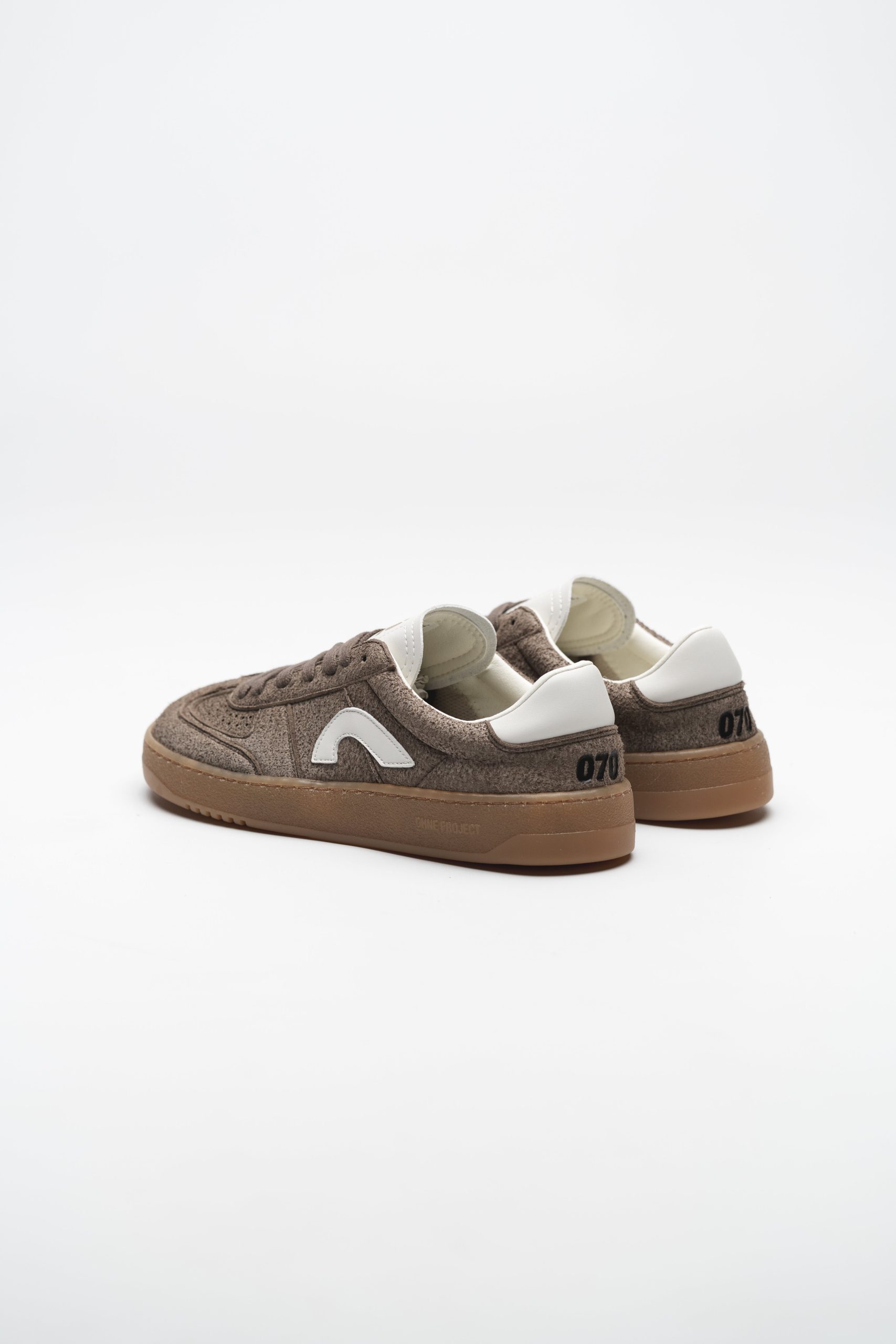SNEAKER 070 – CONCRETE