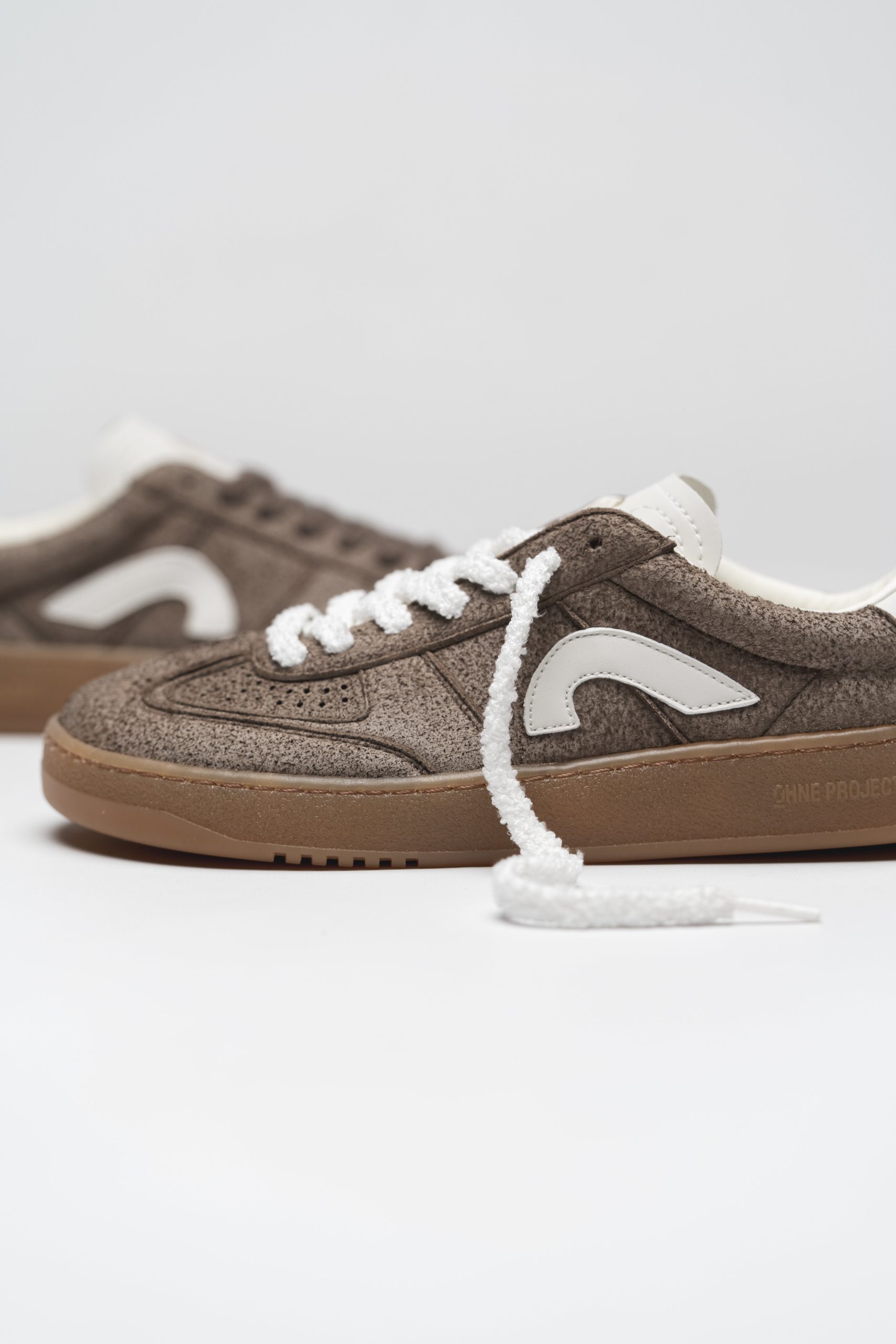 SNEAKER 070 – CONCRETE