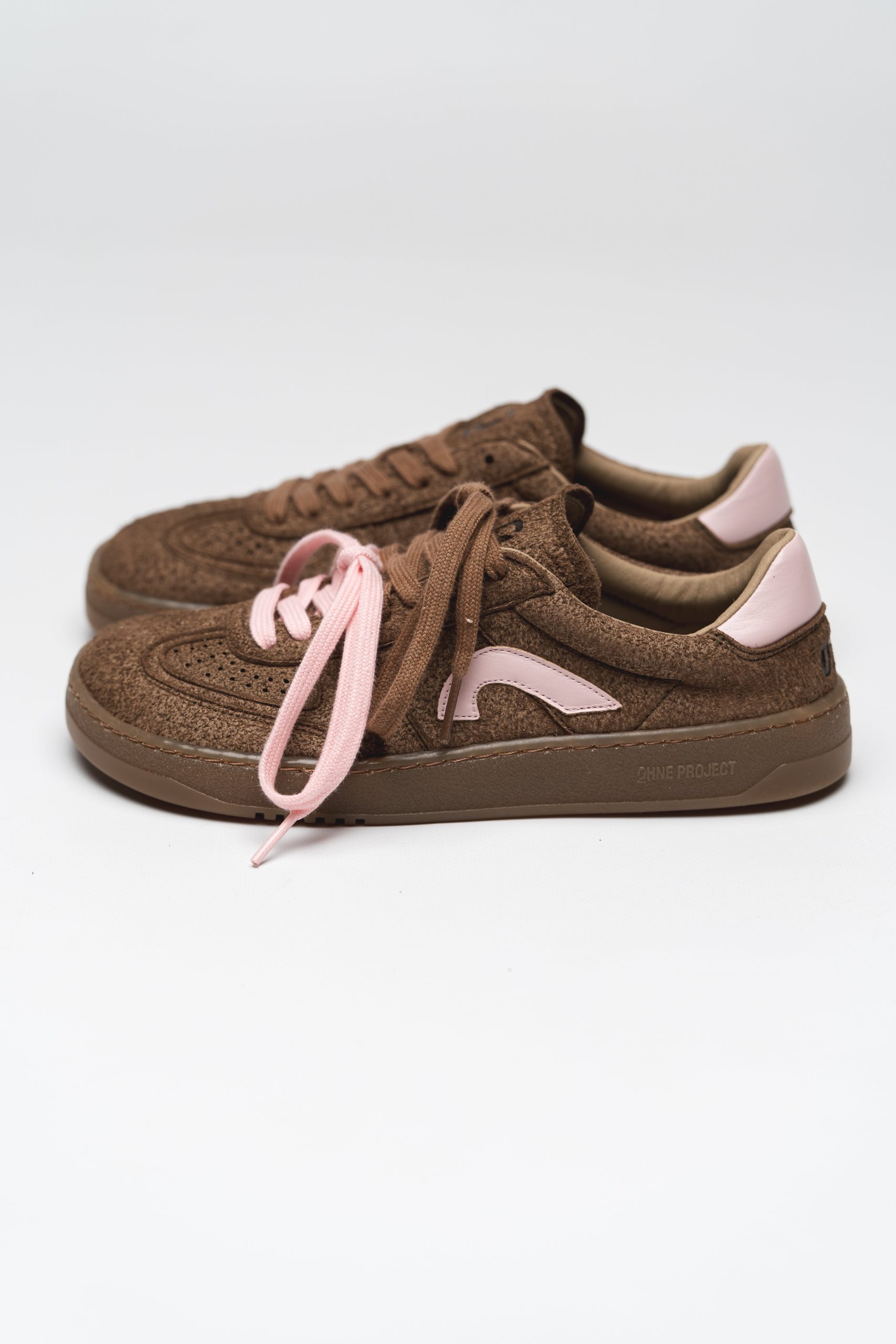 SNEAKER 070 – BROWN BEAR