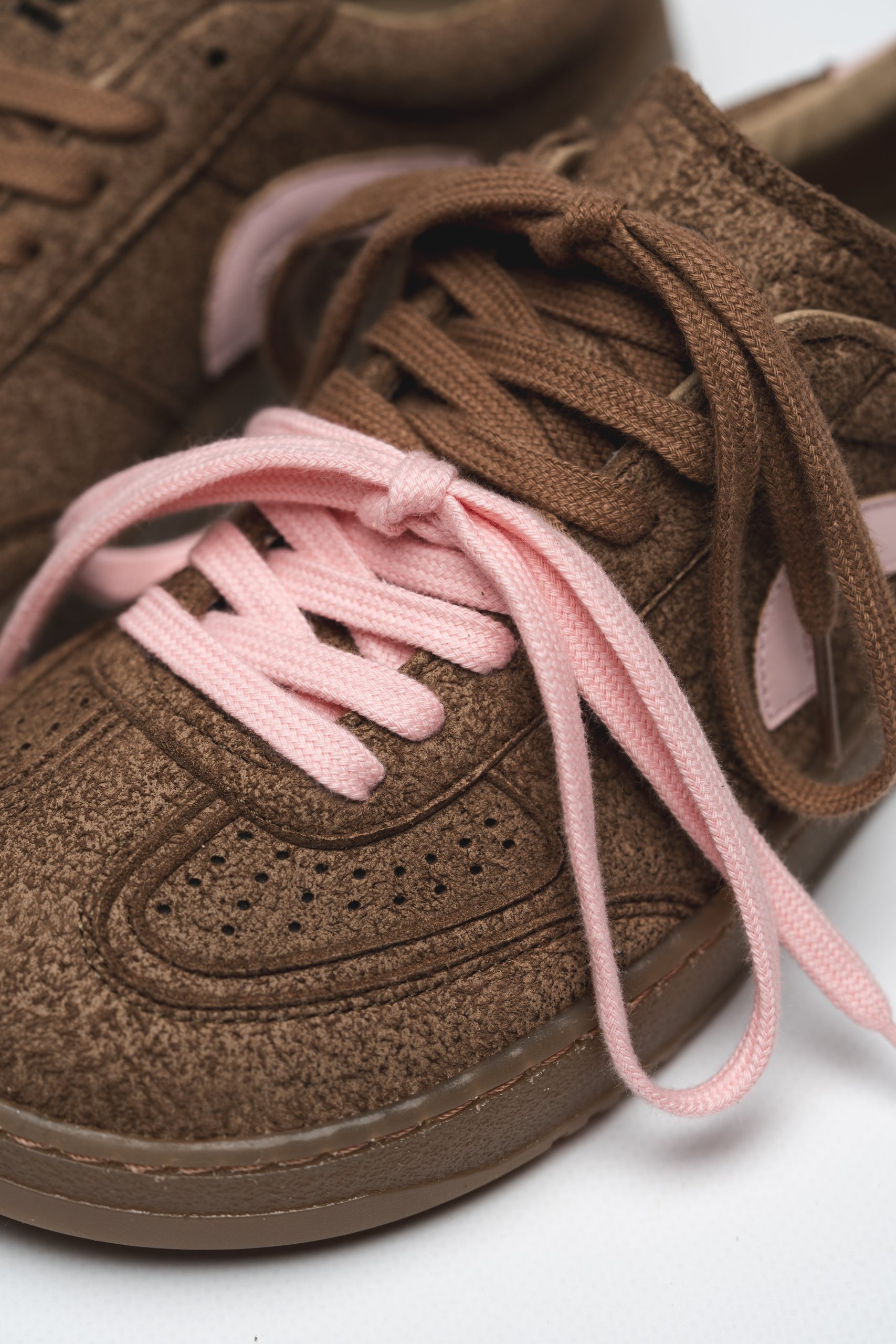 SNEAKER 070 – BROWN BEAR