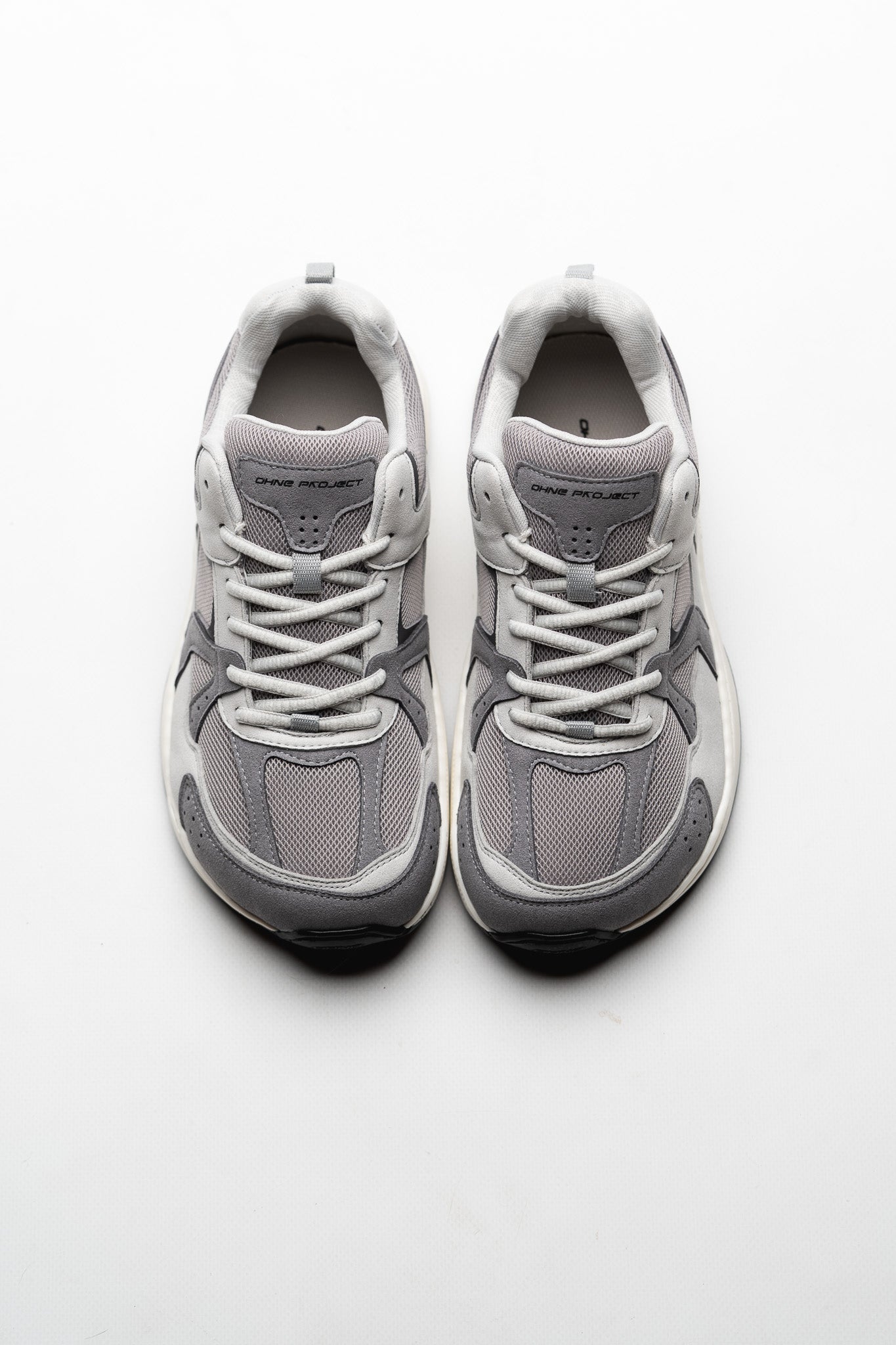 SNEAKER RETRO RUN V2 – SMOKE