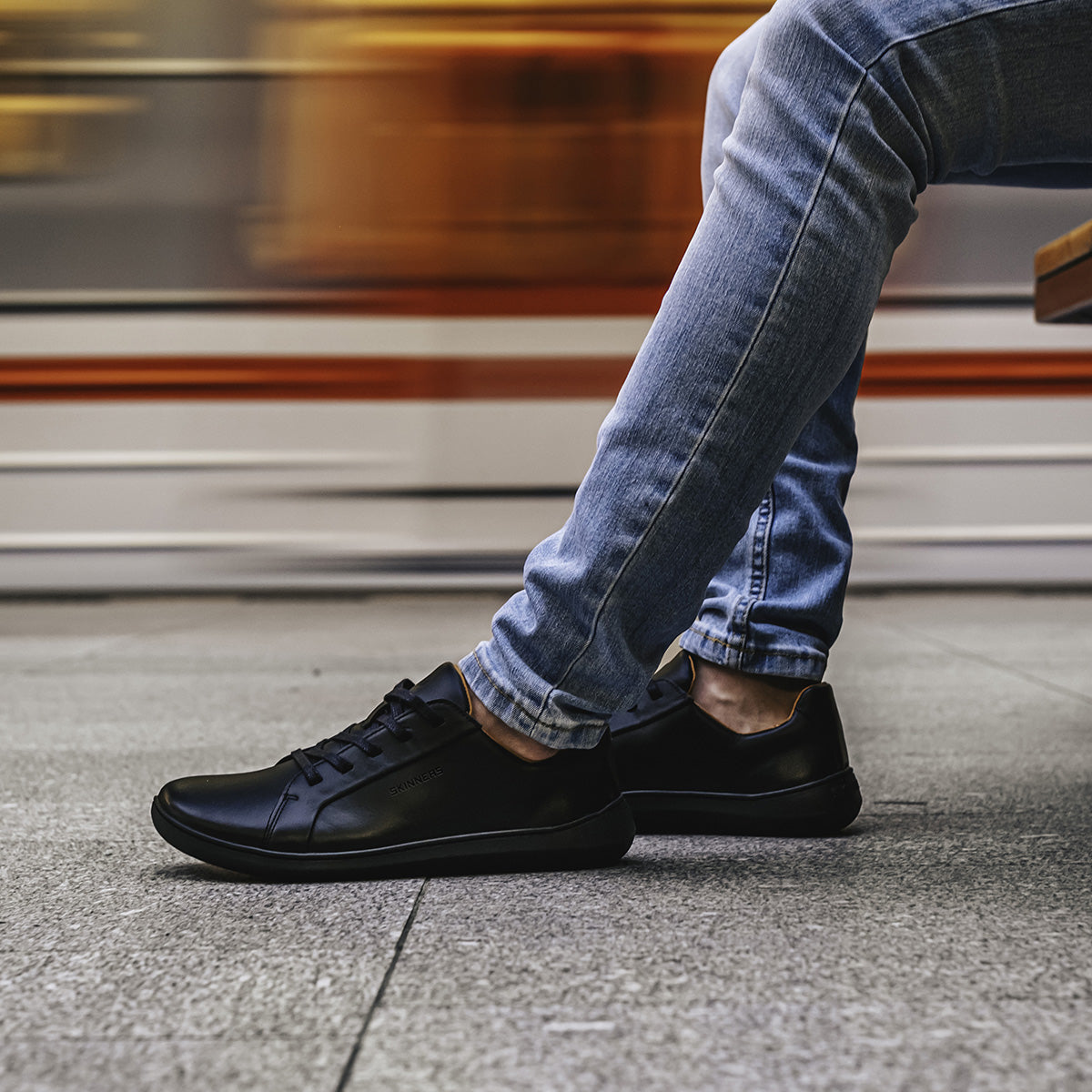 Moonwalker – All Black