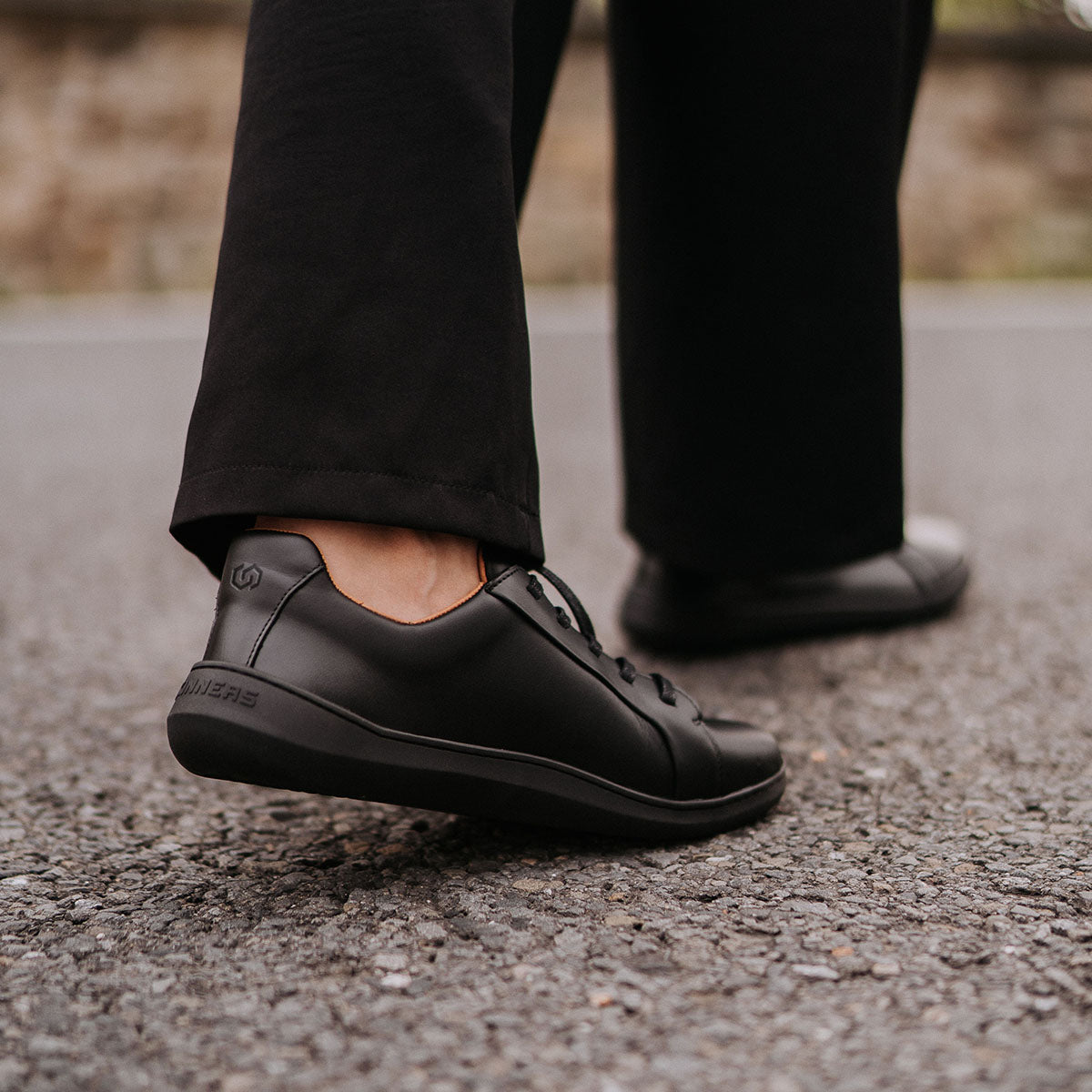 Moonwalker – All Black