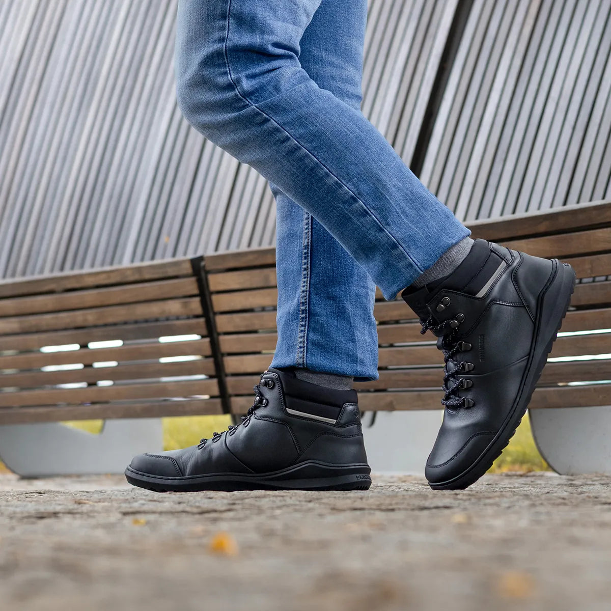 Explorer – Black