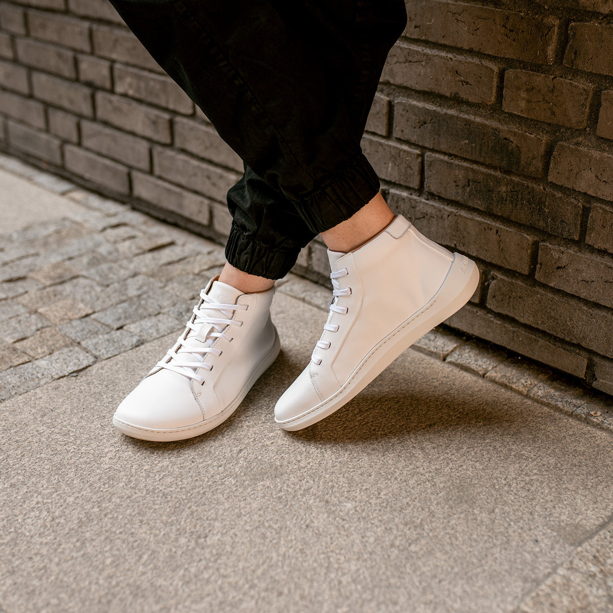 Moonwalker High Top – White