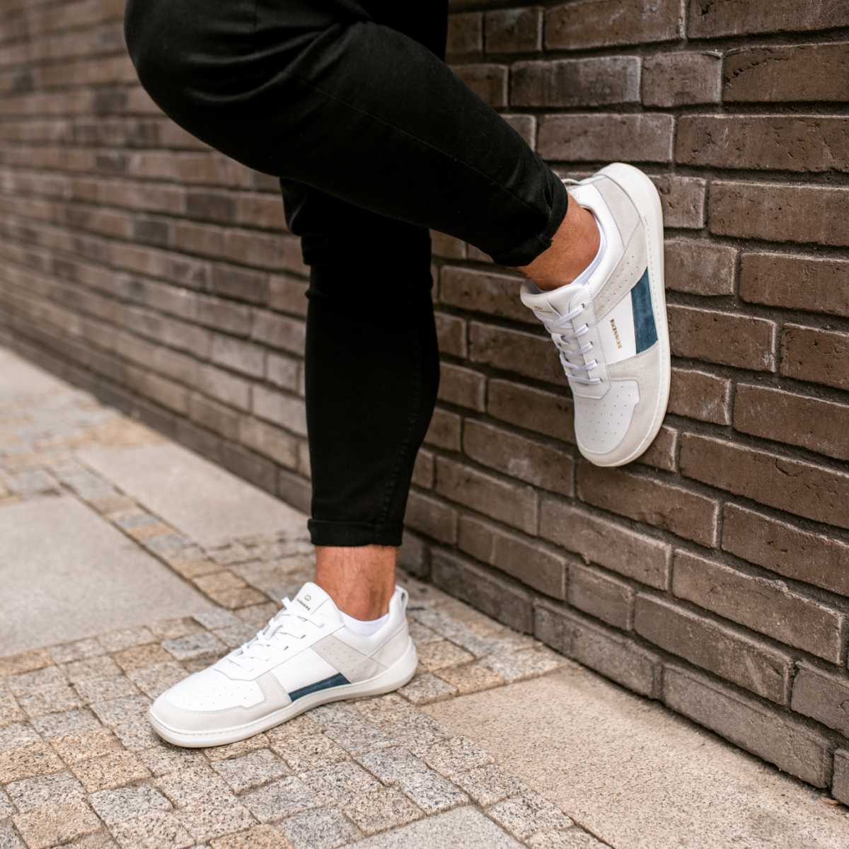 Oldschooler II – Blue/White