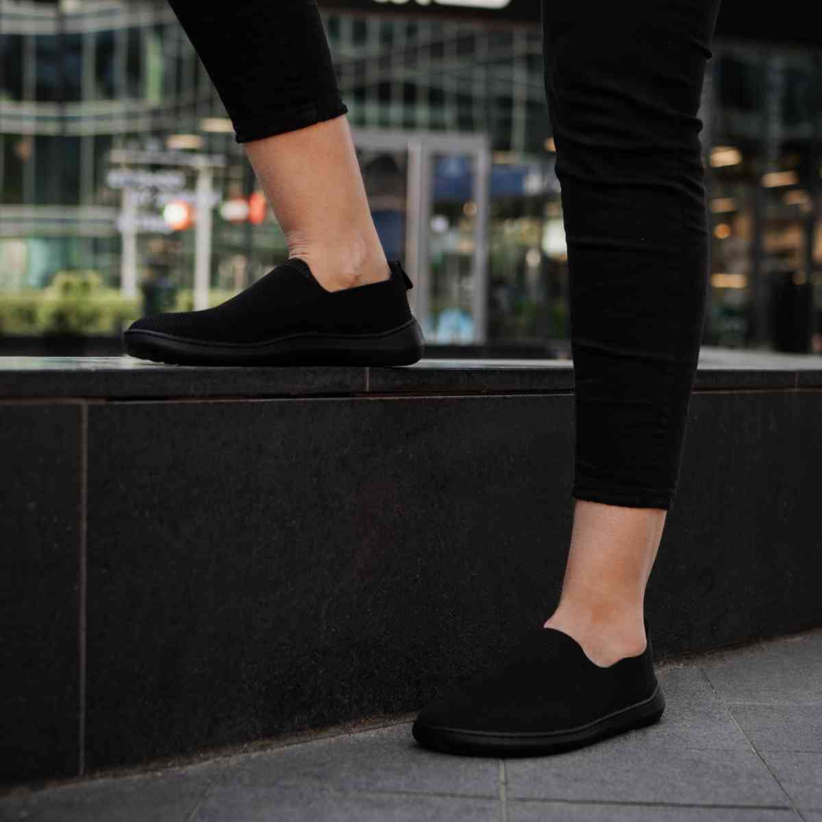 Seaker – True Black