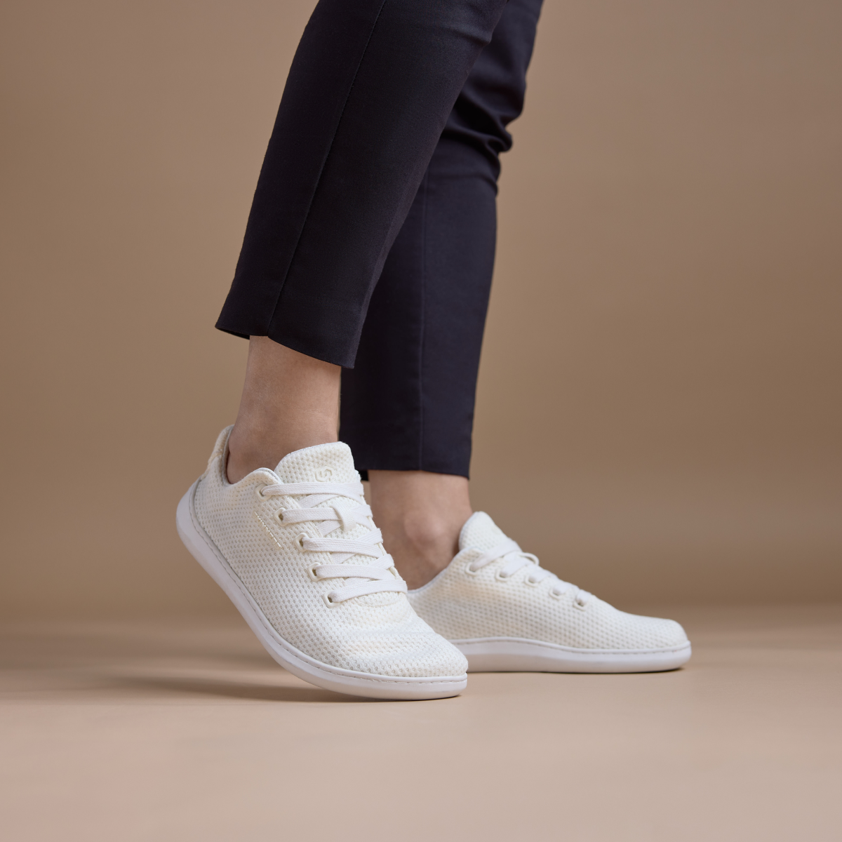 Globetrotter – White