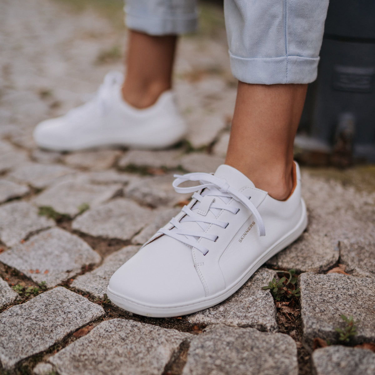 Moonwalker – White